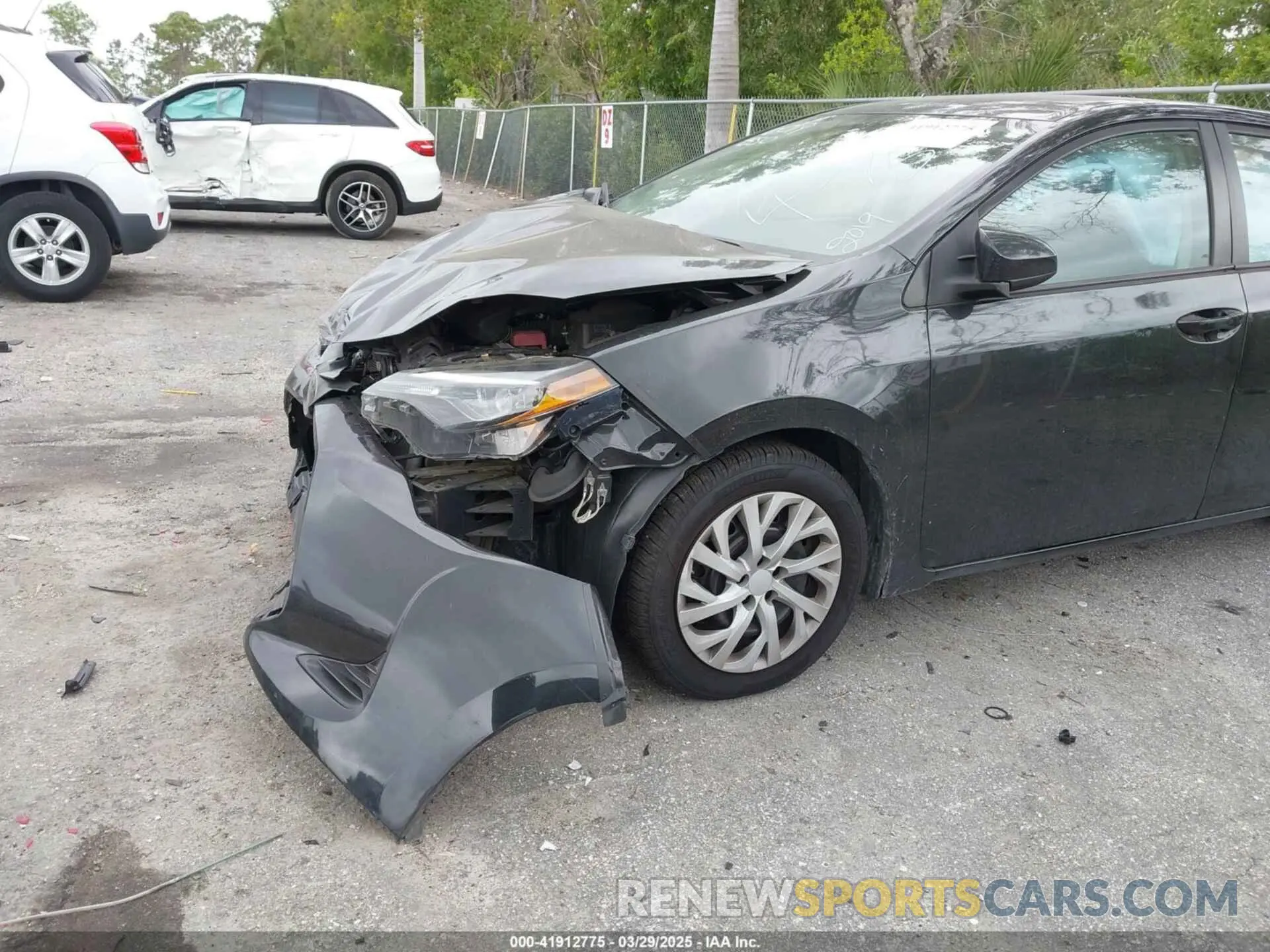 6 Photograph of a damaged car 5YFBURHE6KP936019 TOYOTA COROLLA 2019