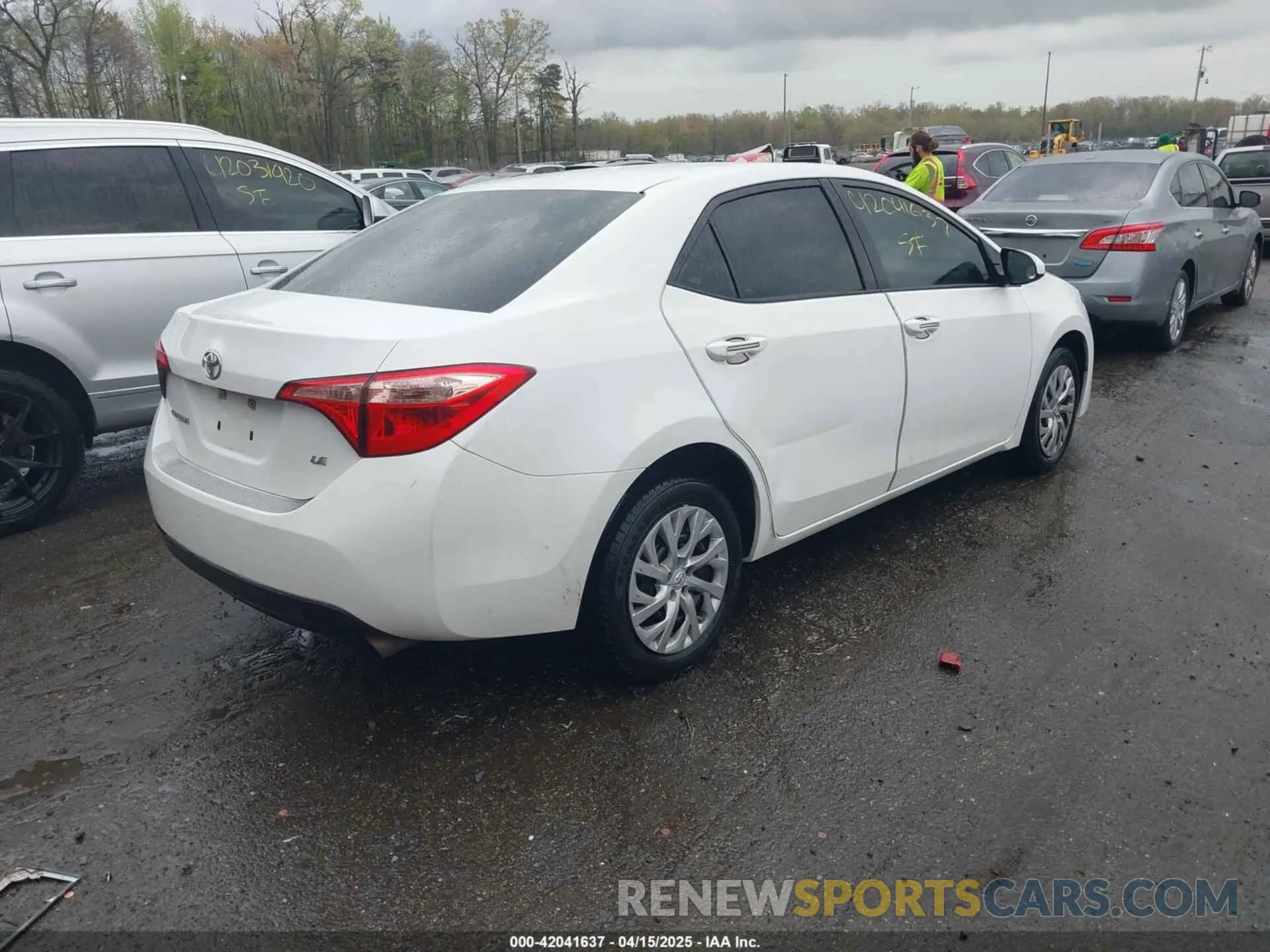 4 Photograph of a damaged car 5YFBURHE6KP937090 TOYOTA COROLLA 2019
