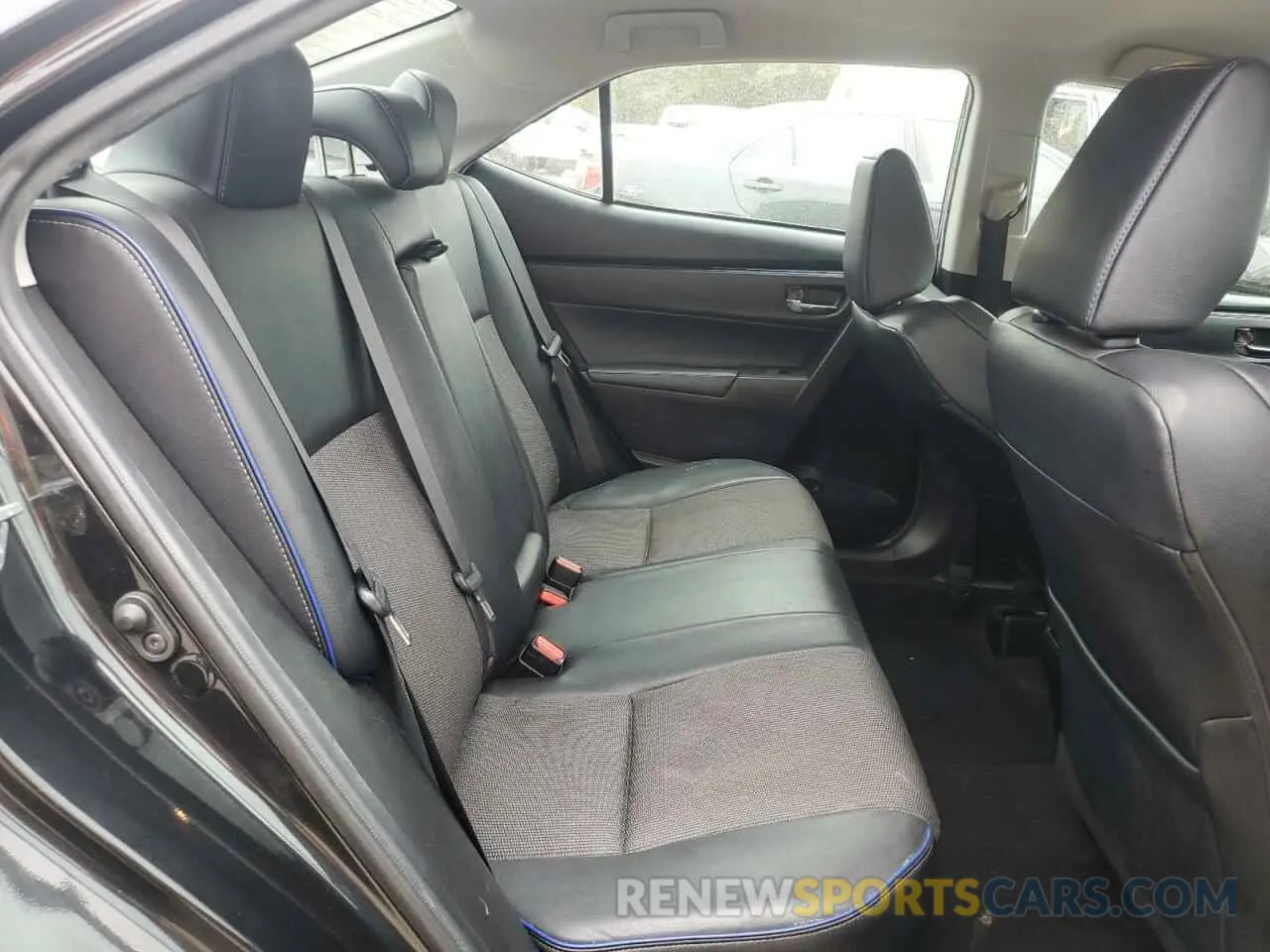 10 Photograph of a damaged car 5YFBURHE6KP937347 TOYOTA COROLLA 2019