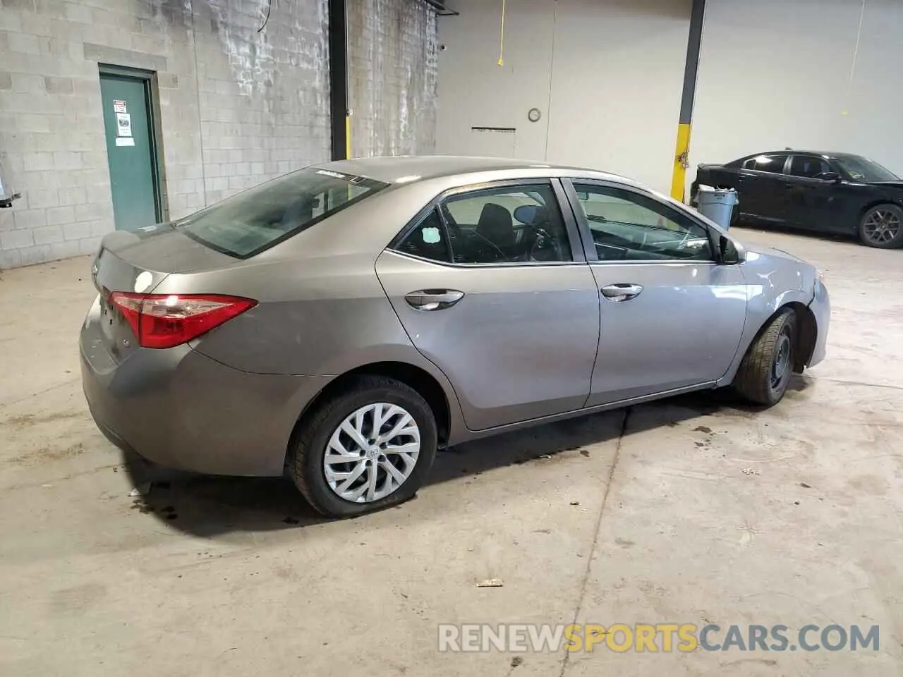3 Photograph of a damaged car 5YFBURHE6KP938739 TOYOTA COROLLA 2019