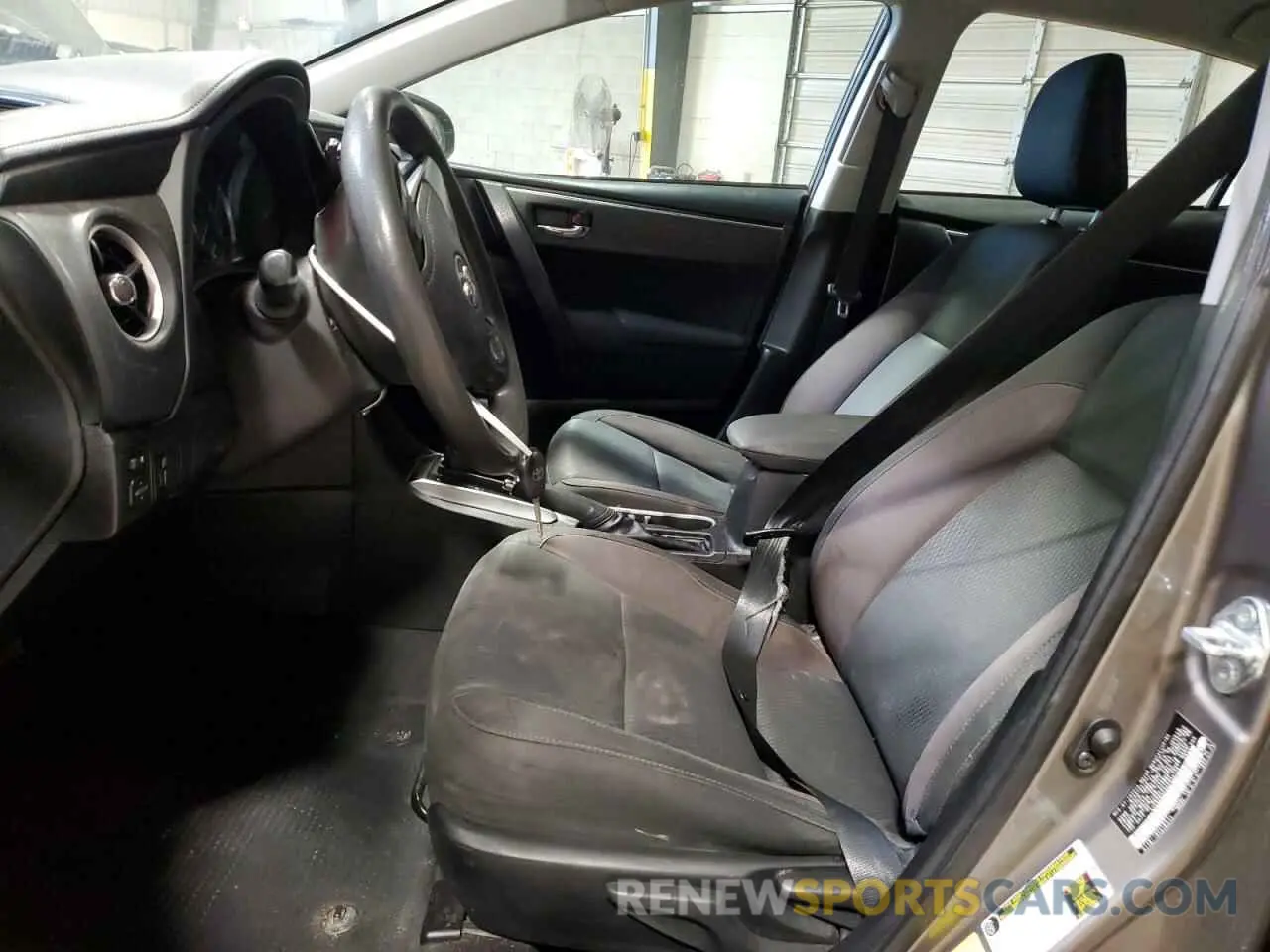 7 Photograph of a damaged car 5YFBURHE6KP938739 TOYOTA COROLLA 2019