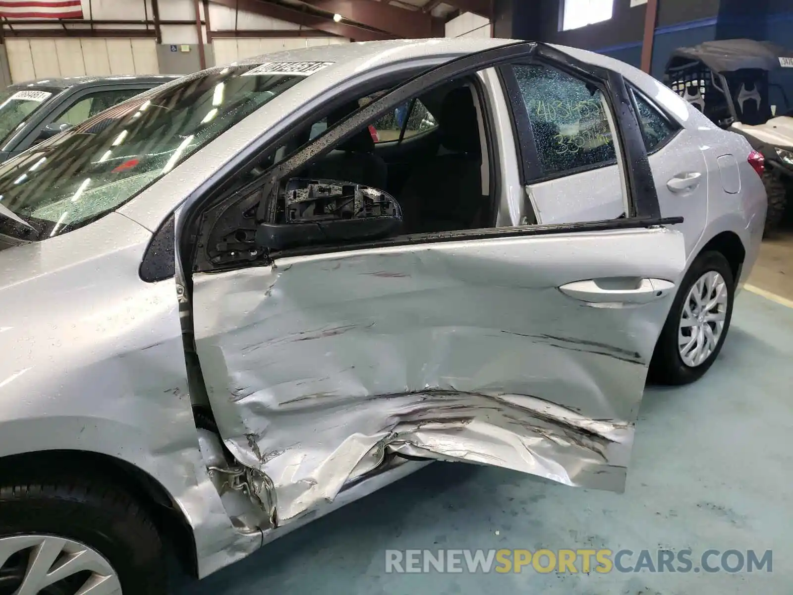 9 Photograph of a damaged car 5YFBURHE6KP938823 TOYOTA COROLLA 2019