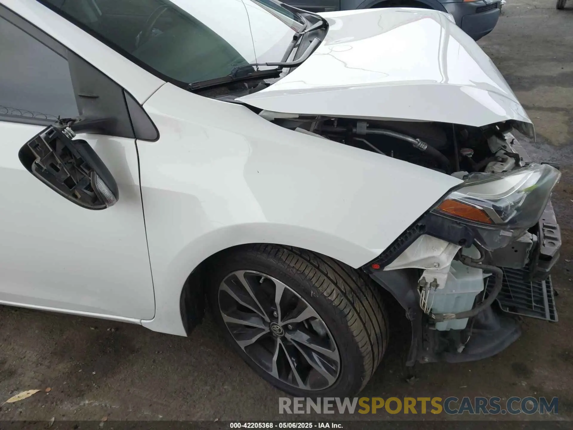 19 Photograph of a damaged car 5YFBURHE7KP862111 TOYOTA COROLLA 2019
