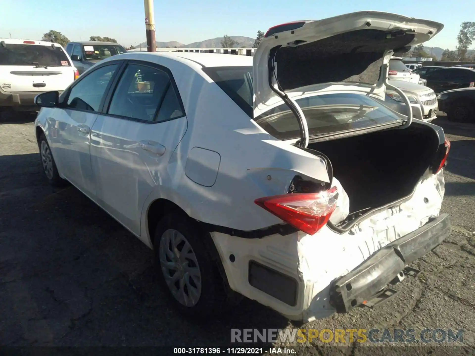 3 Photograph of a damaged car 5YFBURHE7KP866613 TOYOTA COROLLA 2019