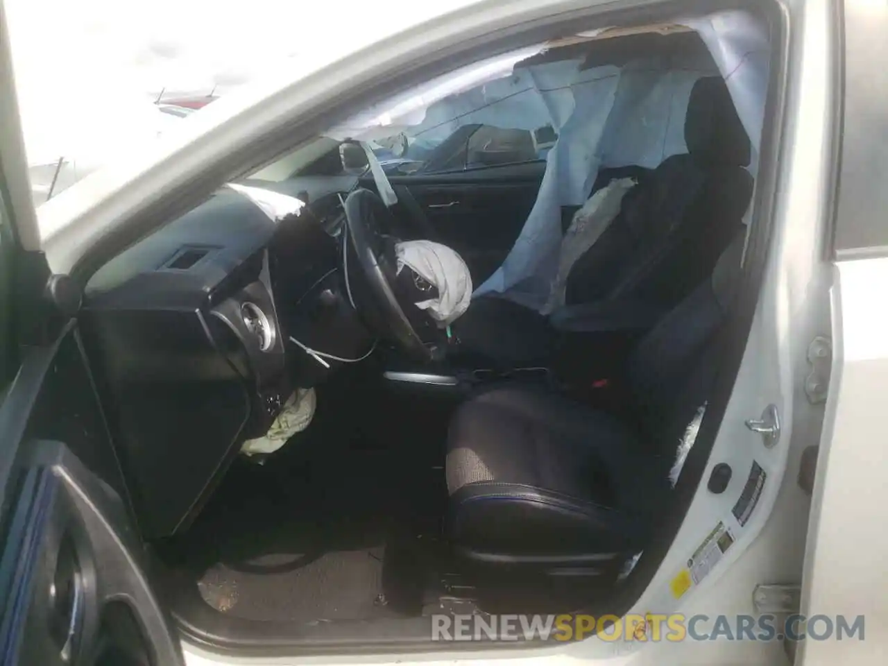 5 Photograph of a damaged car 5YFBURHE7KP867597 TOYOTA COROLLA 2019