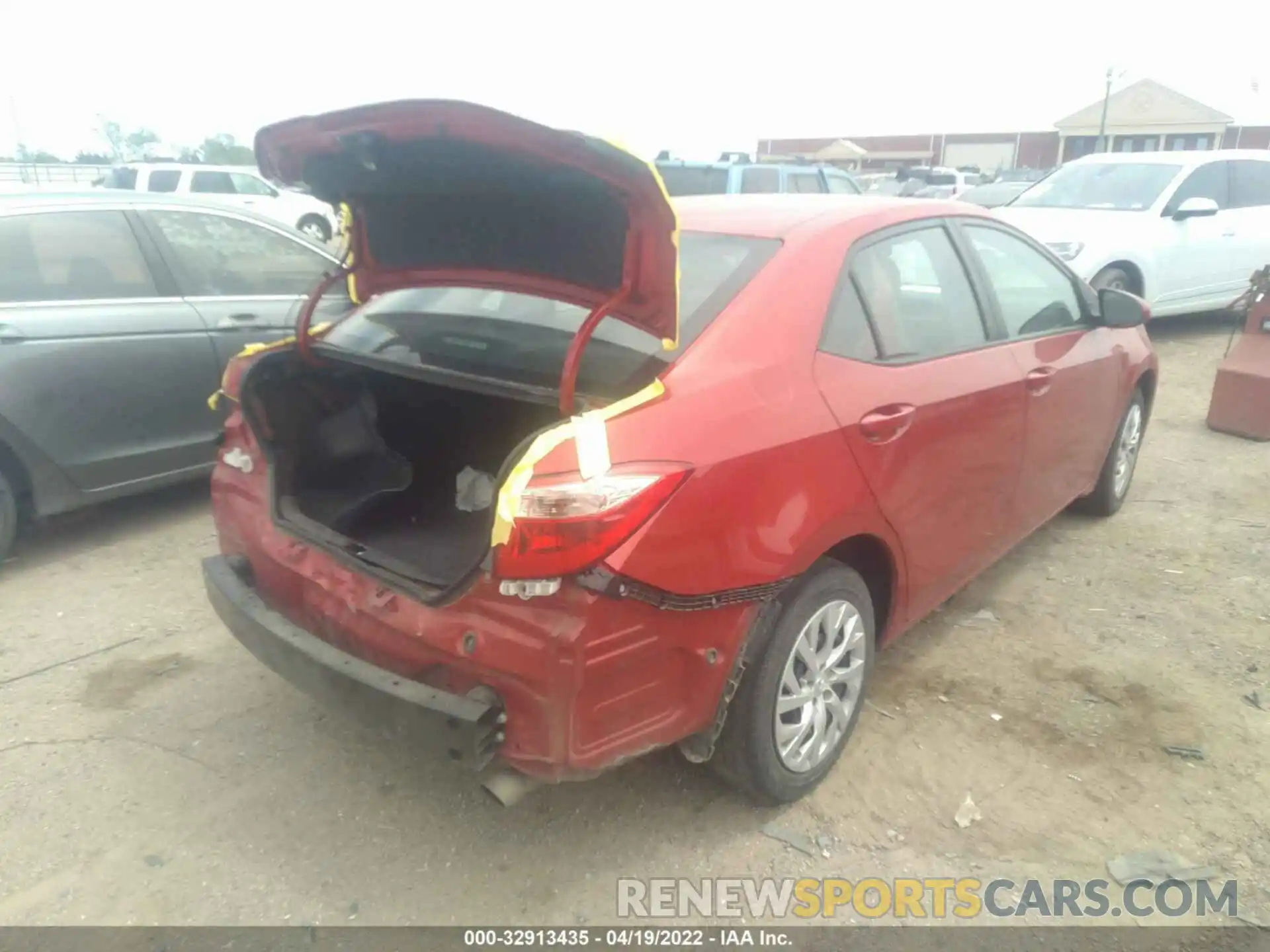 4 Photograph of a damaged car 5YFBURHE7KP871066 TOYOTA COROLLA 2019