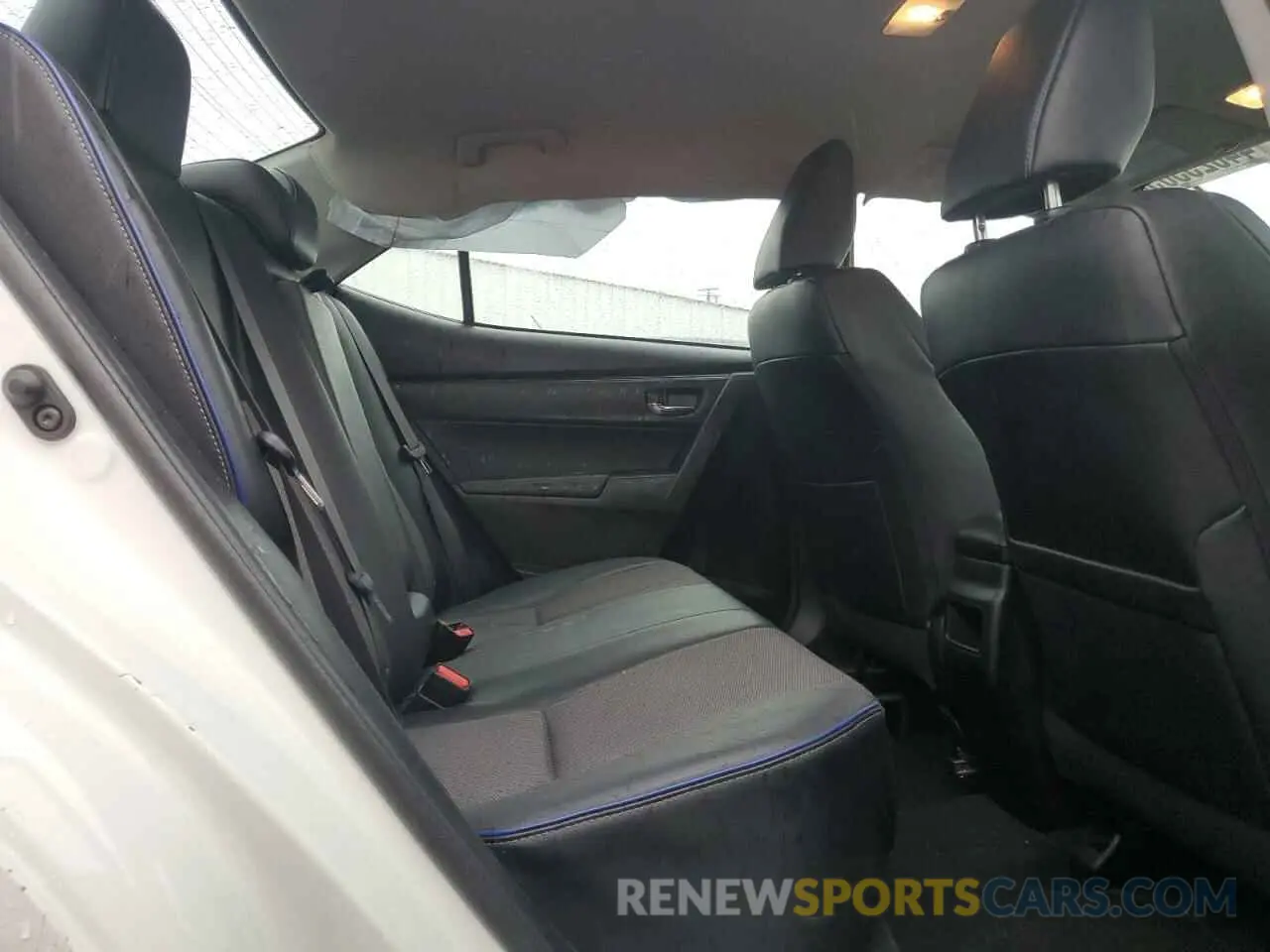 10 Photograph of a damaged car 5YFBURHE7KP871083 TOYOTA COROLLA 2019