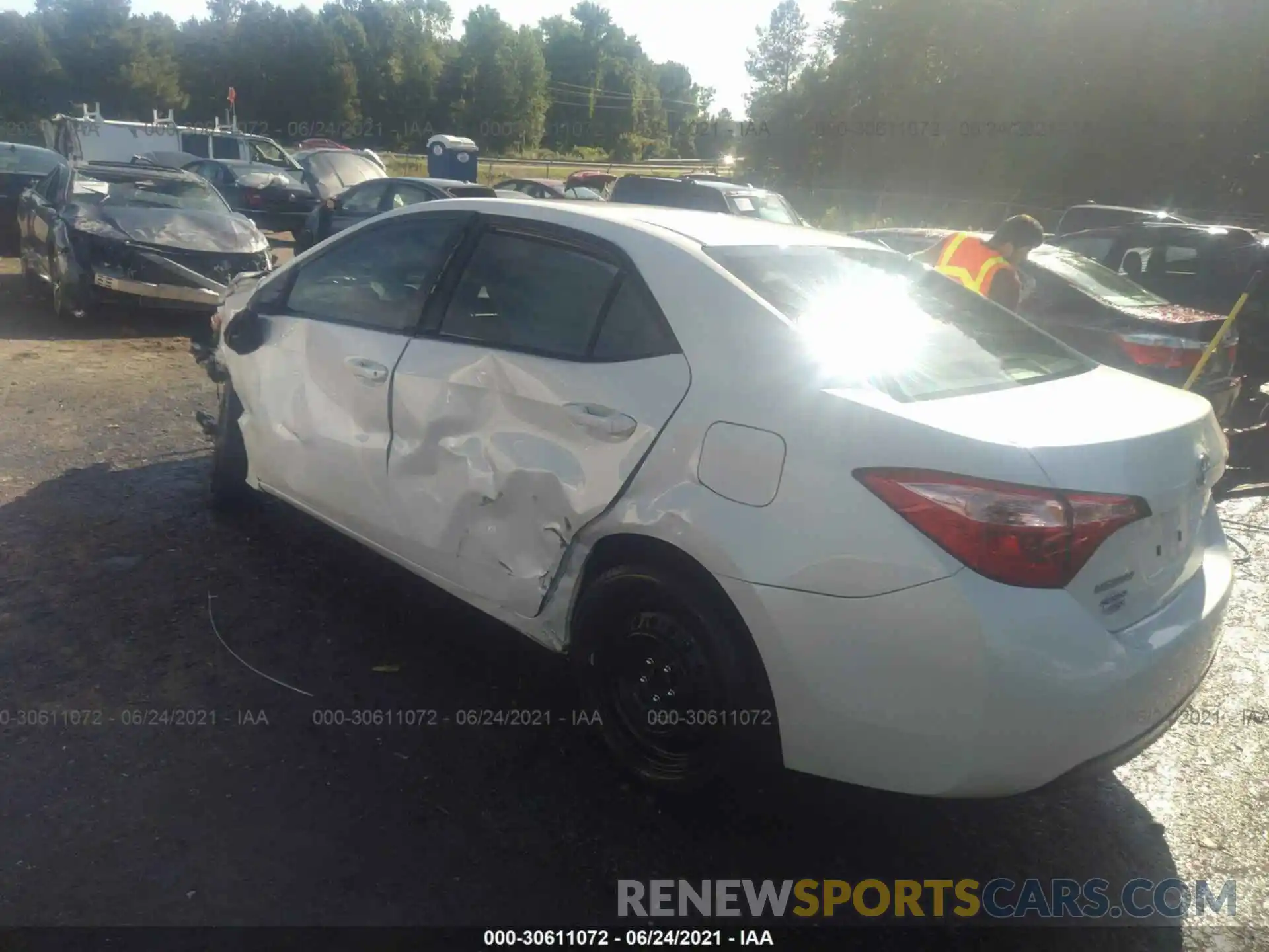 3 Photograph of a damaged car 5YFBURHE7KP873237 TOYOTA COROLLA 2019