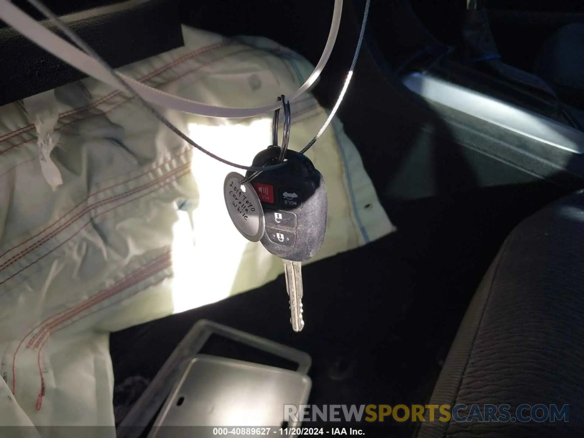 11 Photograph of a damaged car 5YFBURHE7KP875277 TOYOTA COROLLA 2019