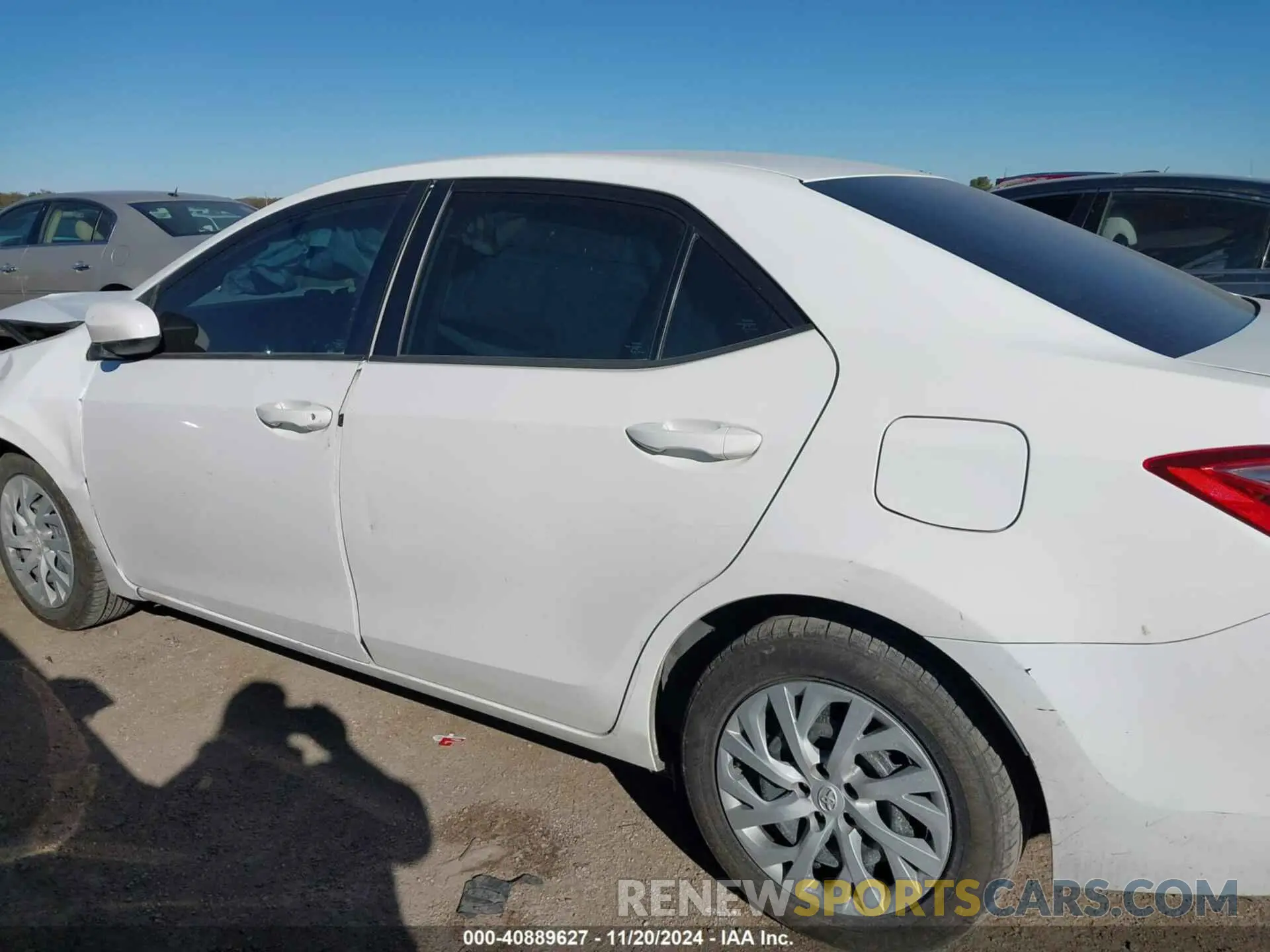 14 Photograph of a damaged car 5YFBURHE7KP875277 TOYOTA COROLLA 2019