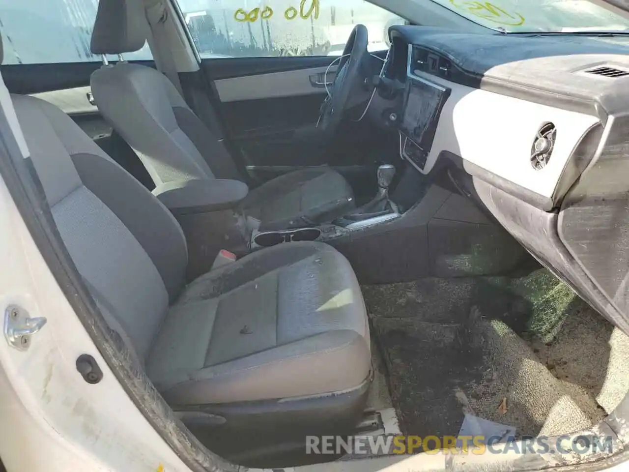 5 Photograph of a damaged car 5YFBURHE7KP878969 TOYOTA COROLLA 2019