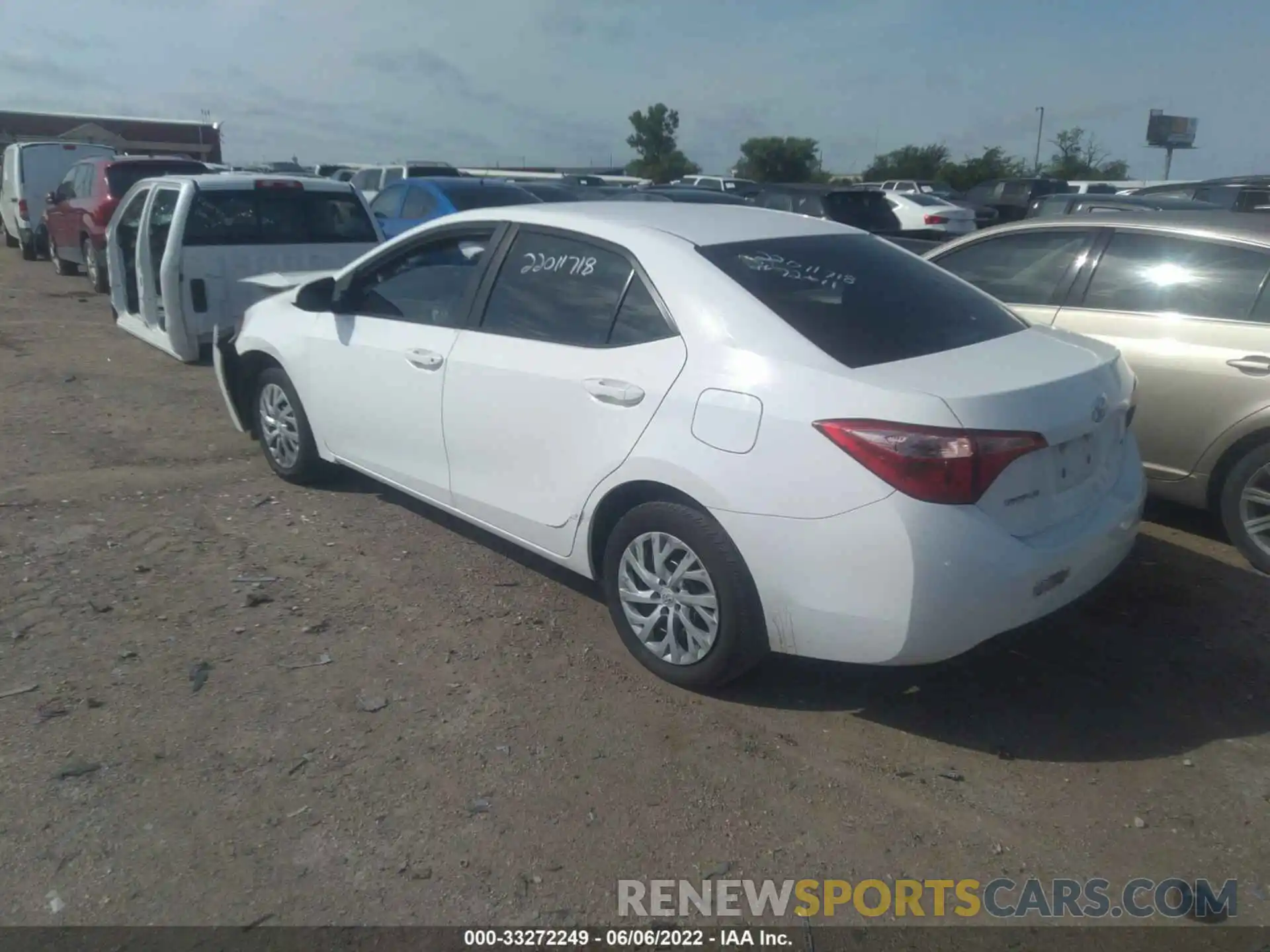 3 Photograph of a damaged car 5YFBURHE7KP882049 TOYOTA COROLLA 2019