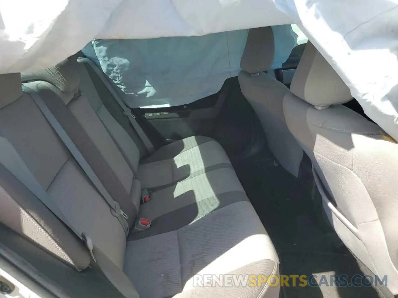10 Photograph of a damaged car 5YFBURHE7KP883007 TOYOTA COROLLA 2019