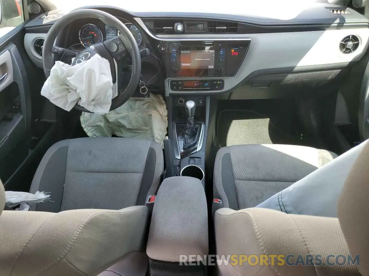 8 Photograph of a damaged car 5YFBURHE7KP883007 TOYOTA COROLLA 2019