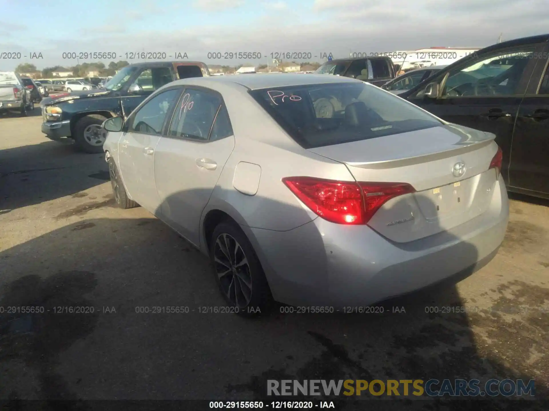 3 Photograph of a damaged car 5YFBURHE7KP883332 TOYOTA COROLLA 2019