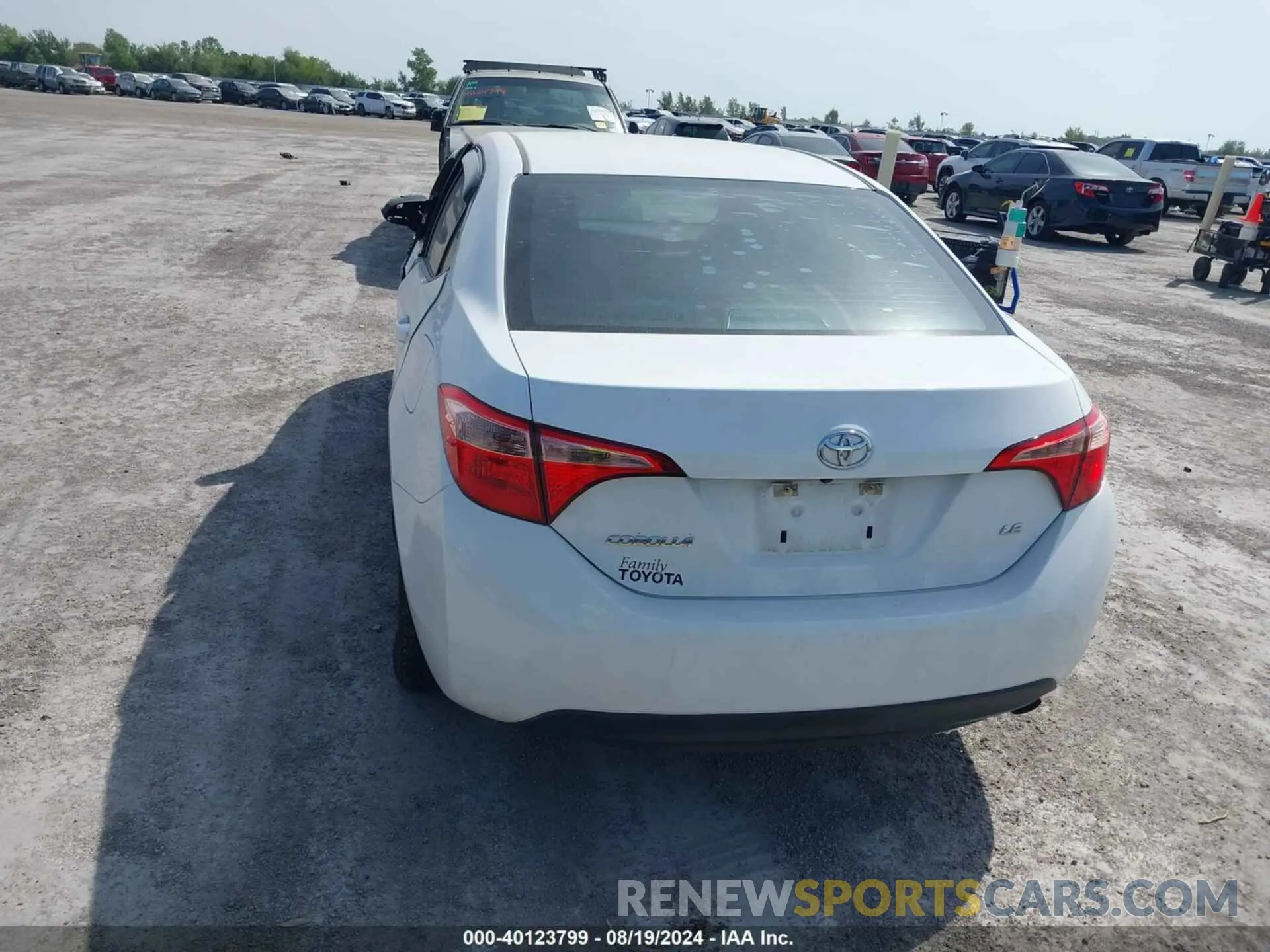 15 Photograph of a damaged car 5YFBURHE7KP885369 TOYOTA COROLLA 2019