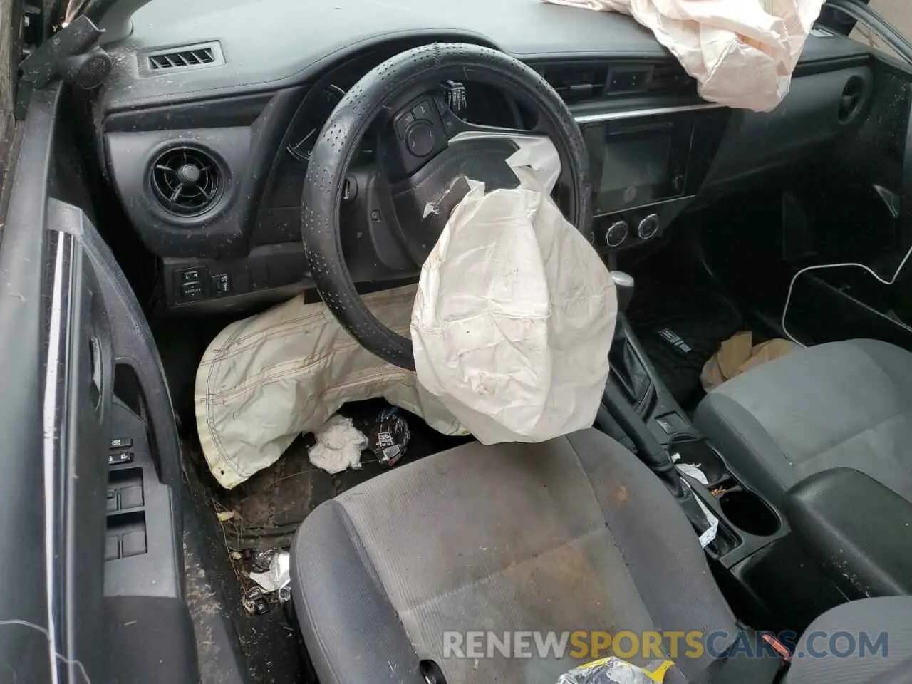 8 Photograph of a damaged car 5YFBURHE7KP887803 TOYOTA COROLLA 2019