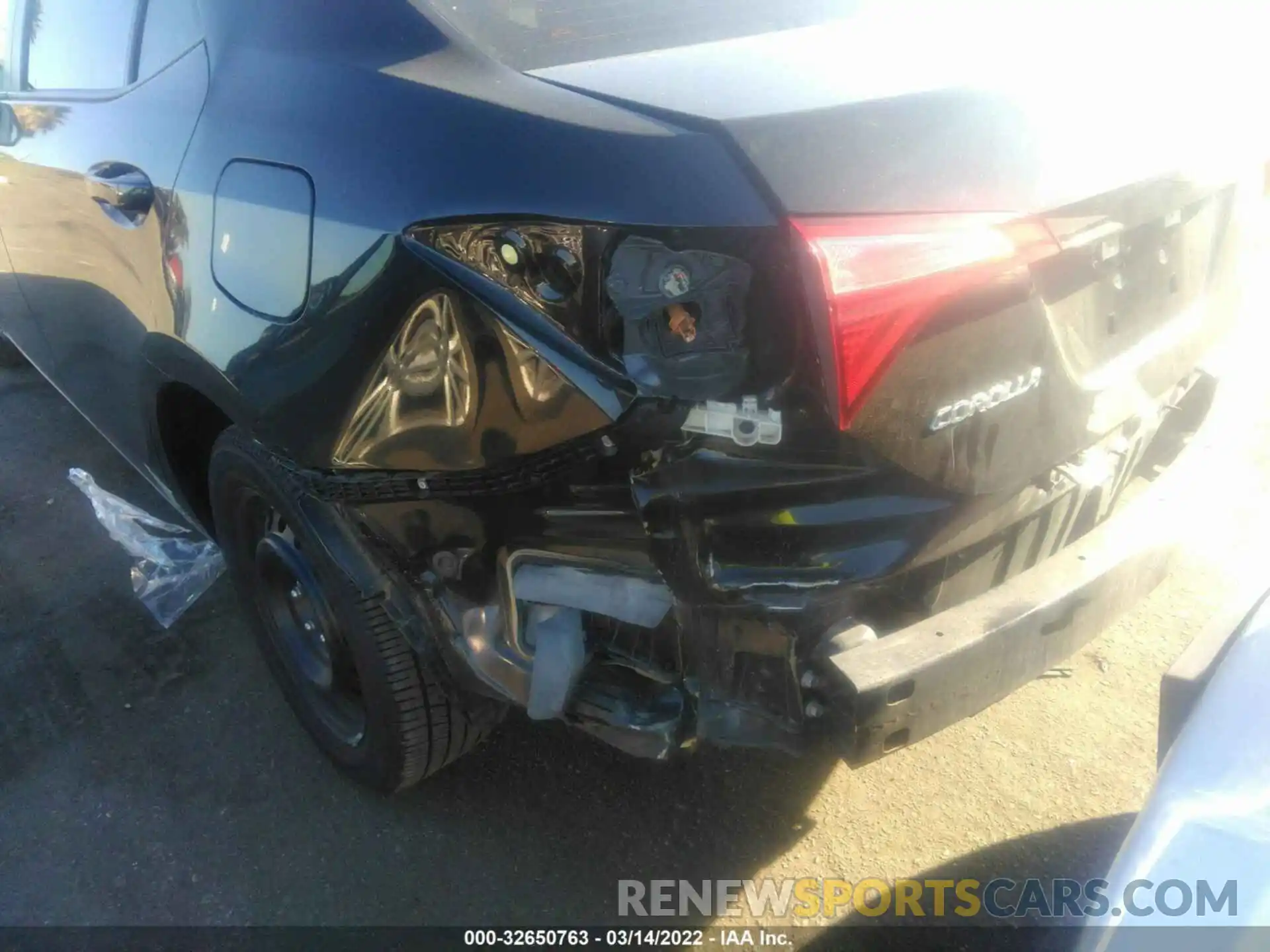 6 Photograph of a damaged car 5YFBURHE7KP888076 TOYOTA COROLLA 2019