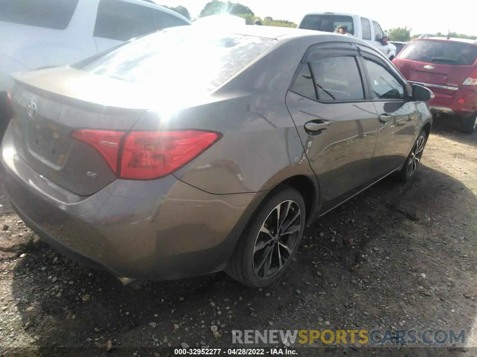 4 Photograph of a damaged car 5YFBURHE7KP889583 TOYOTA COROLLA 2019