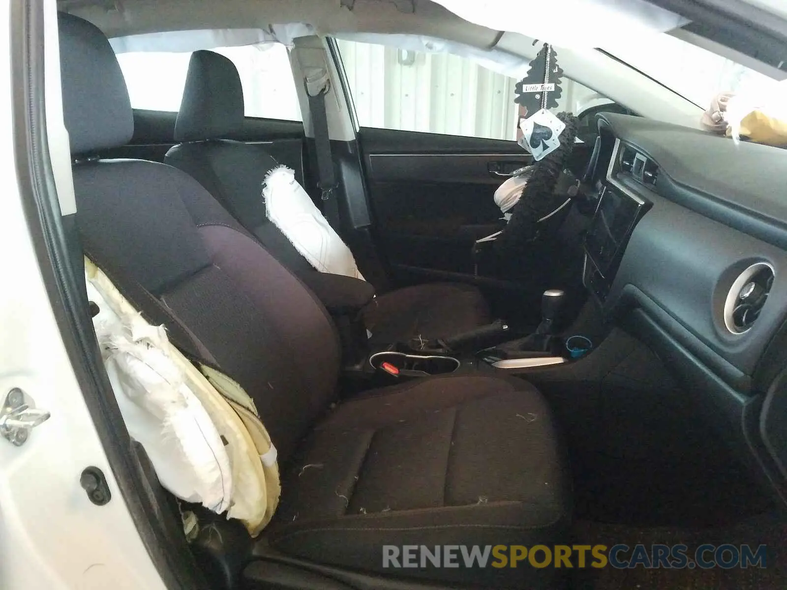 5 Photograph of a damaged car 5YFBURHE7KP891205 TOYOTA COROLLA 2019