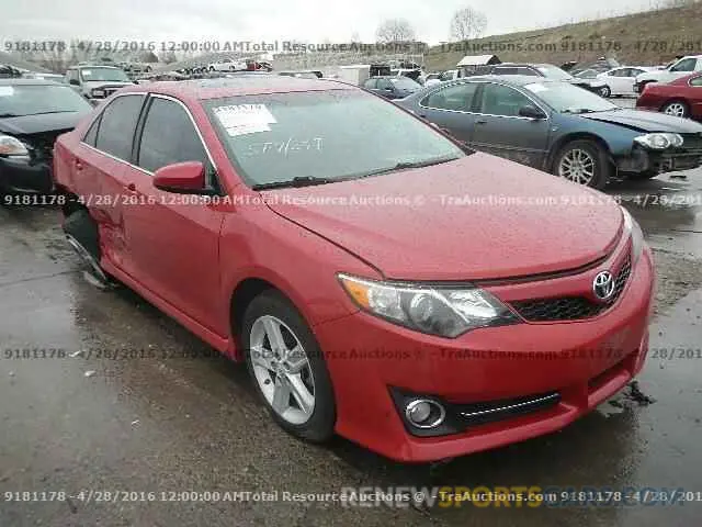 2 Photograph of a damaged car 5YFBURHE7KP893732 TOYOTA COROLLA 2019