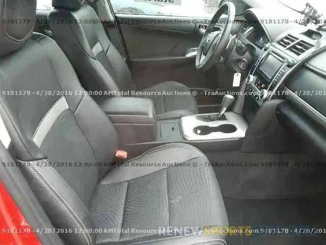 5 Photograph of a damaged car 5YFBURHE7KP893732 TOYOTA COROLLA 2019