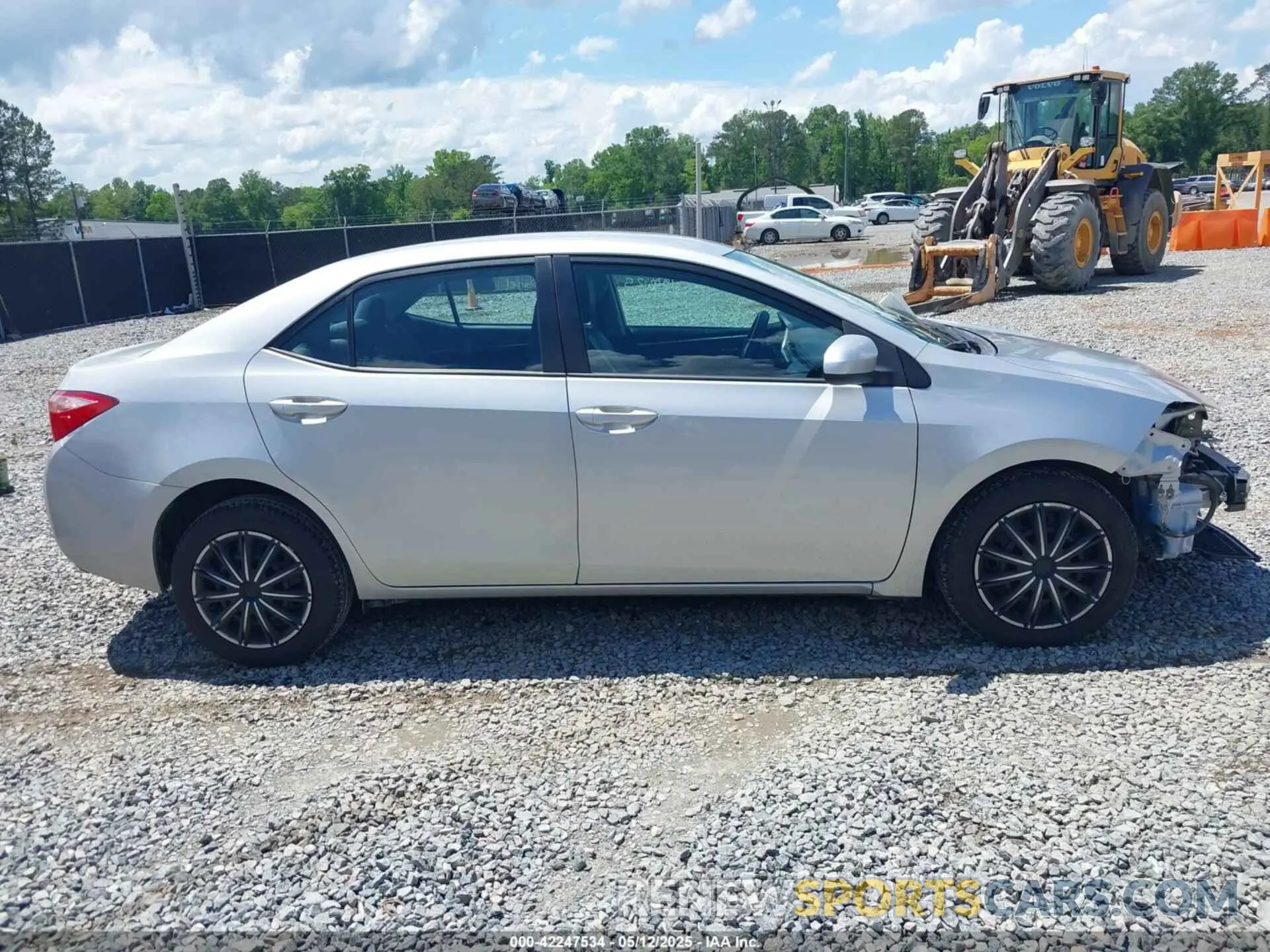 14 Photograph of a damaged car 5YFBURHE7KP898929 TOYOTA COROLLA 2019
