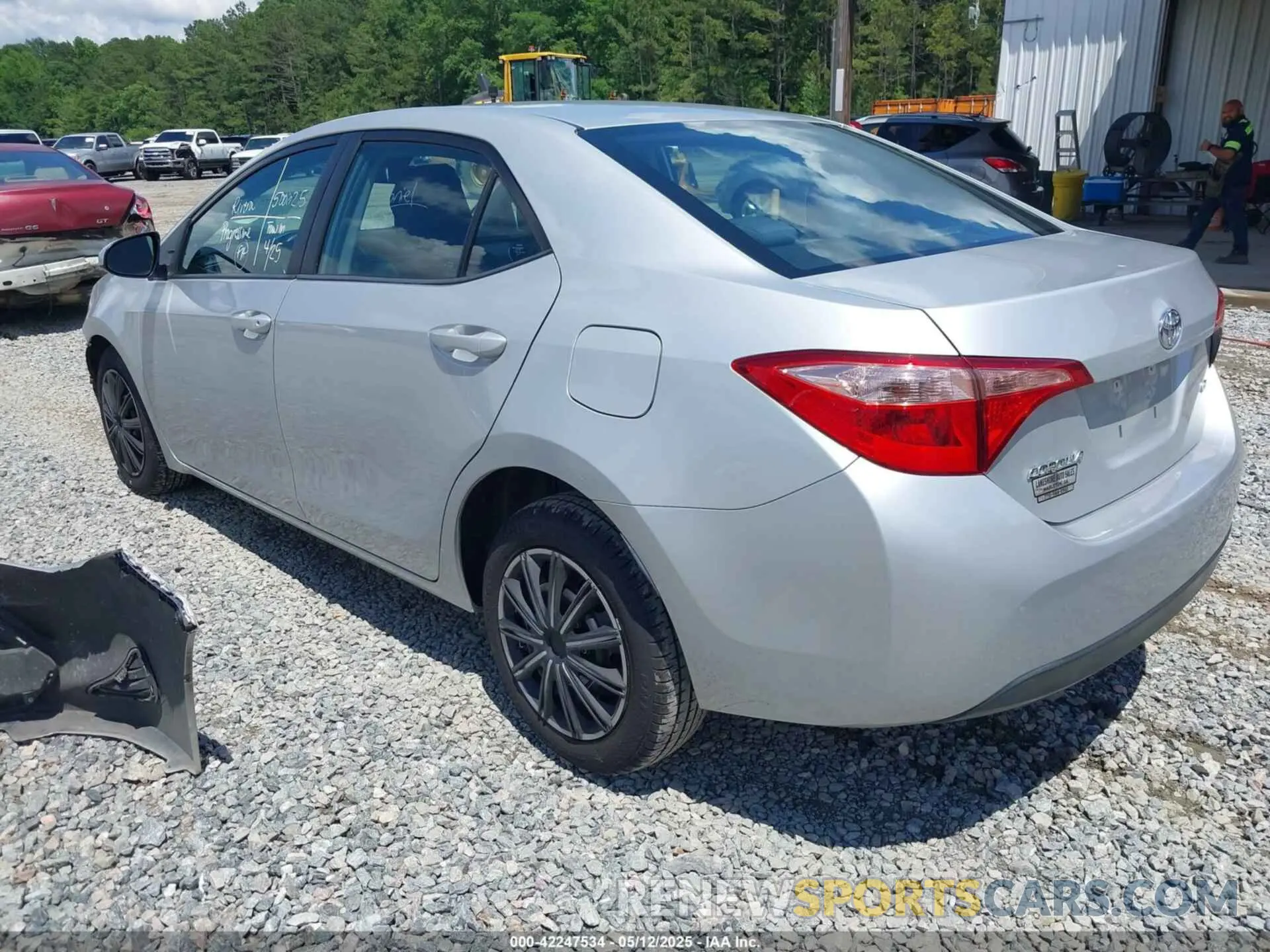 3 Photograph of a damaged car 5YFBURHE7KP898929 TOYOTA COROLLA 2019