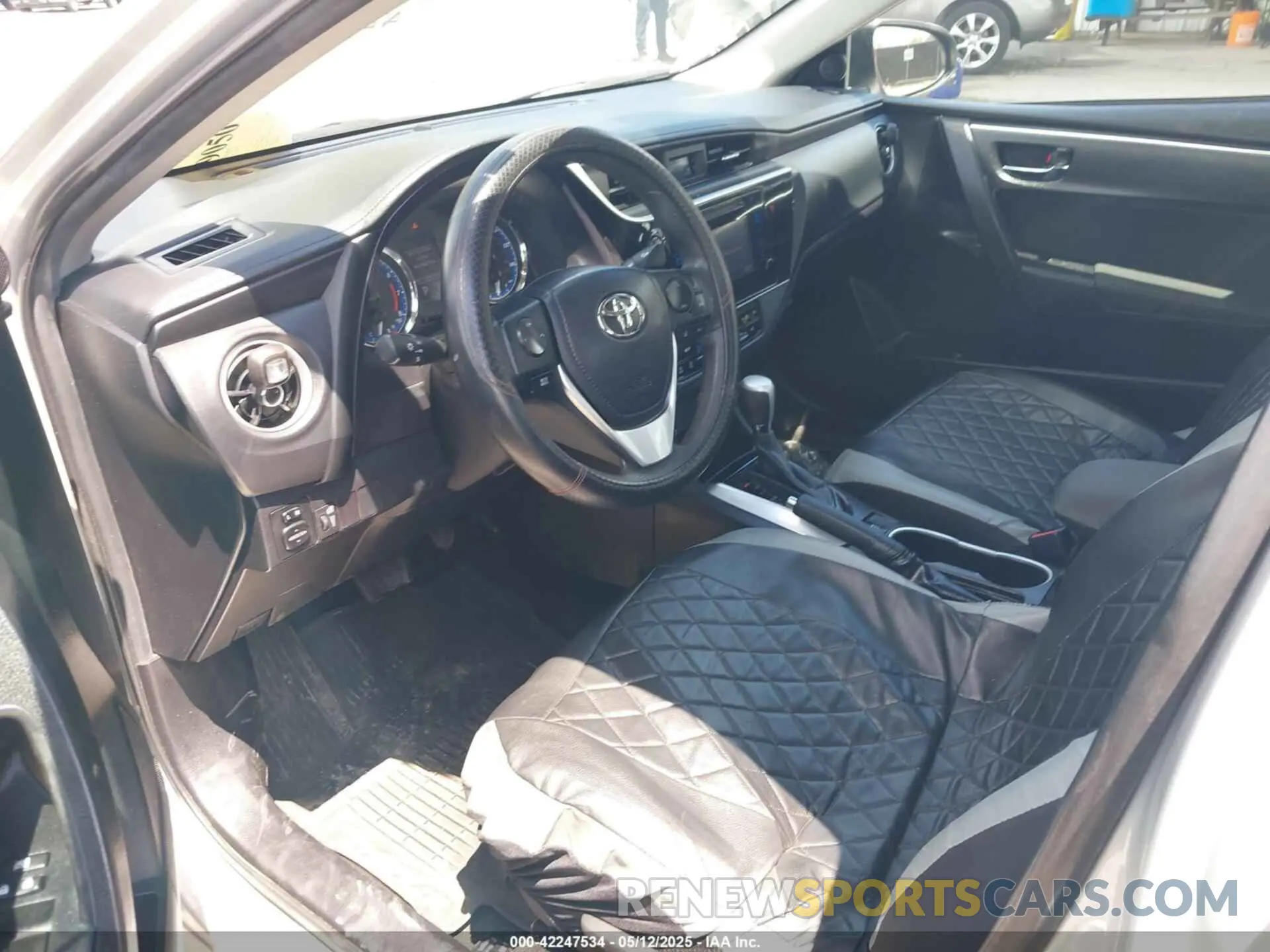 5 Photograph of a damaged car 5YFBURHE7KP898929 TOYOTA COROLLA 2019