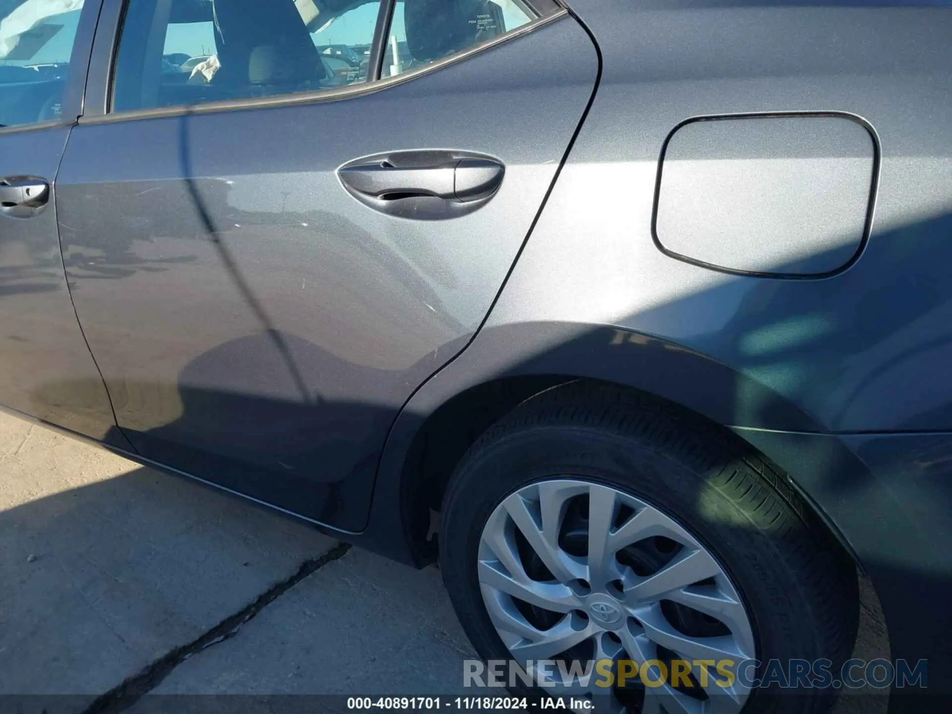 19 Photograph of a damaged car 5YFBURHE7KP899031 TOYOTA COROLLA 2019