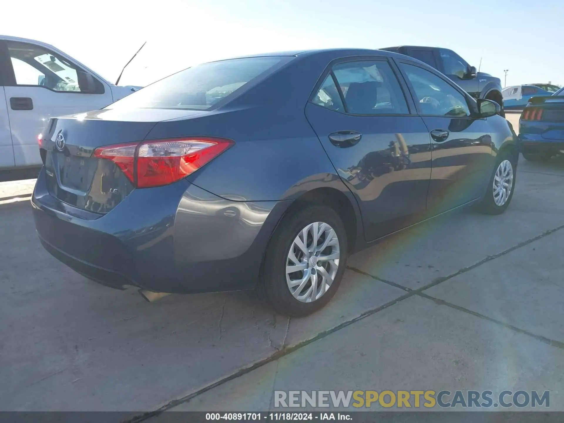 4 Photograph of a damaged car 5YFBURHE7KP899031 TOYOTA COROLLA 2019