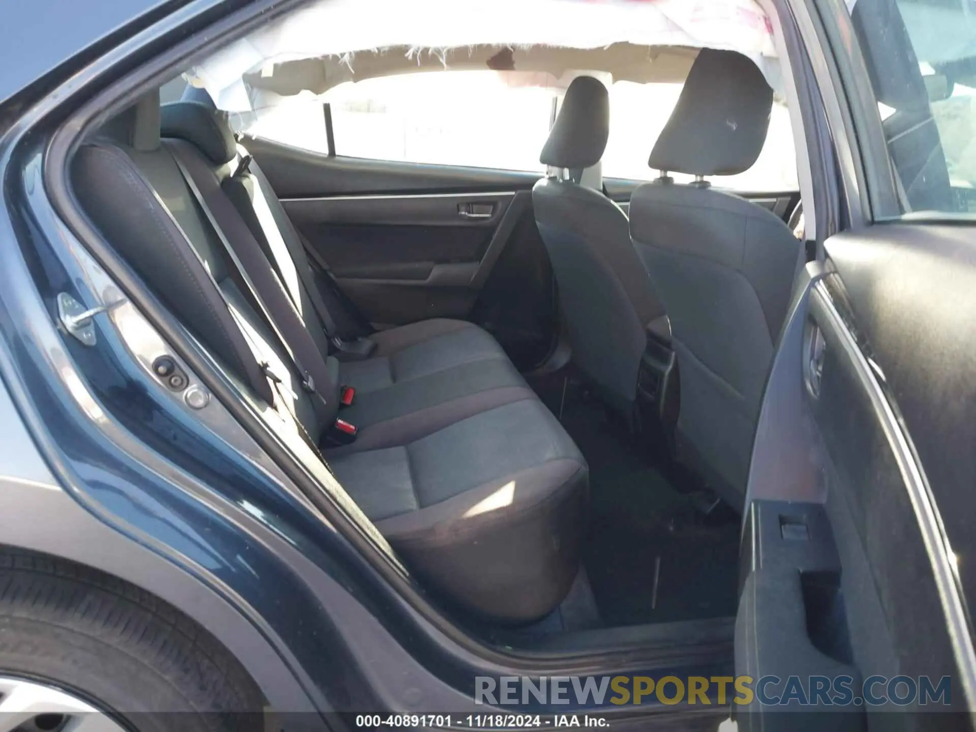 8 Photograph of a damaged car 5YFBURHE7KP899031 TOYOTA COROLLA 2019