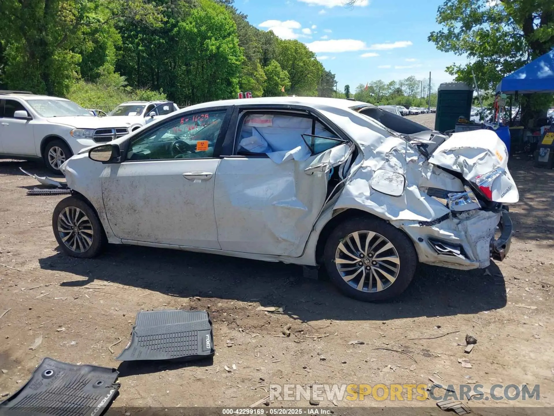14 Photograph of a damaged car 5YFBURHE7KP904888 TOYOTA COROLLA 2019