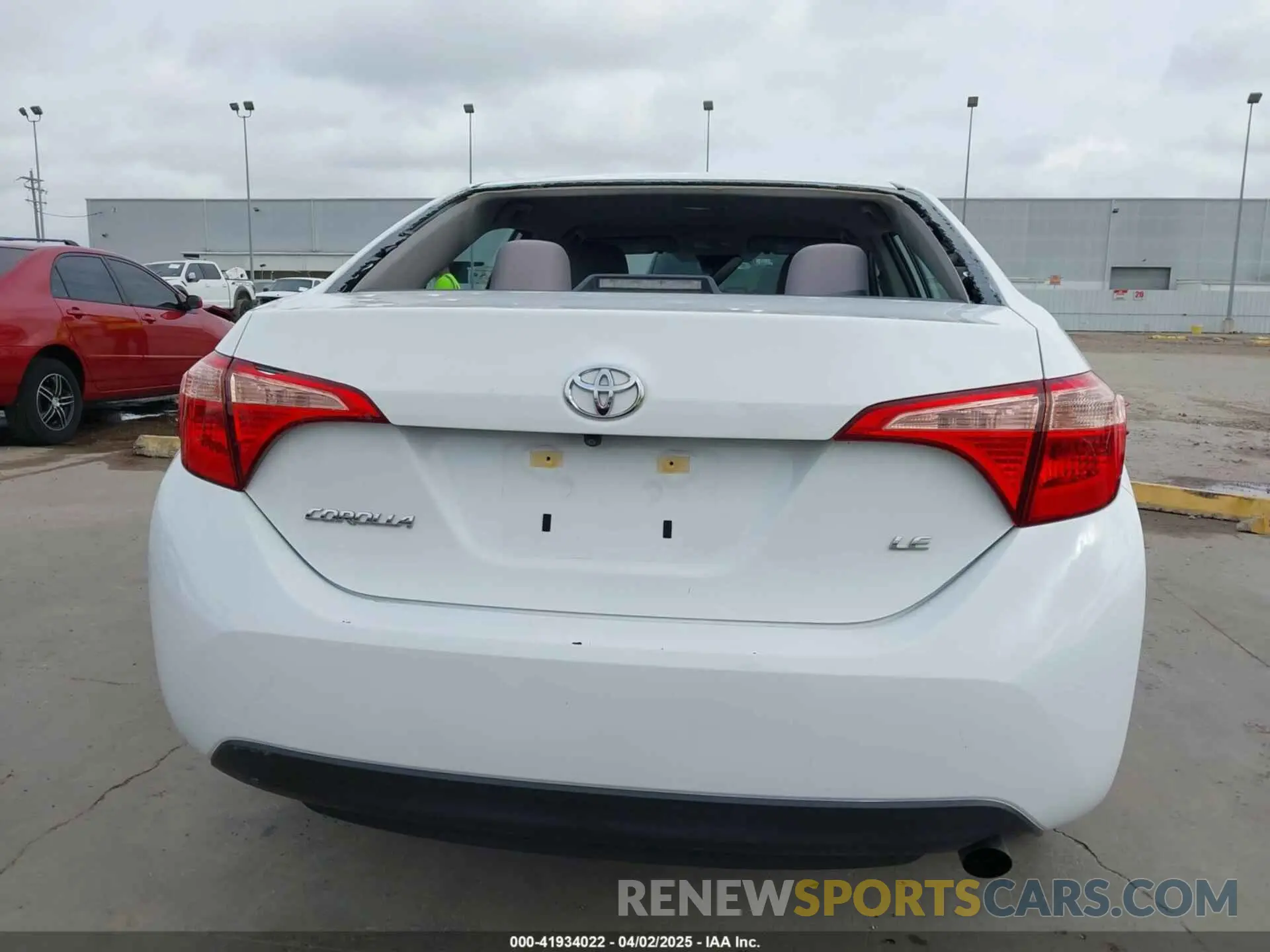 16 Photograph of a damaged car 5YFBURHE7KP908410 TOYOTA COROLLA 2019