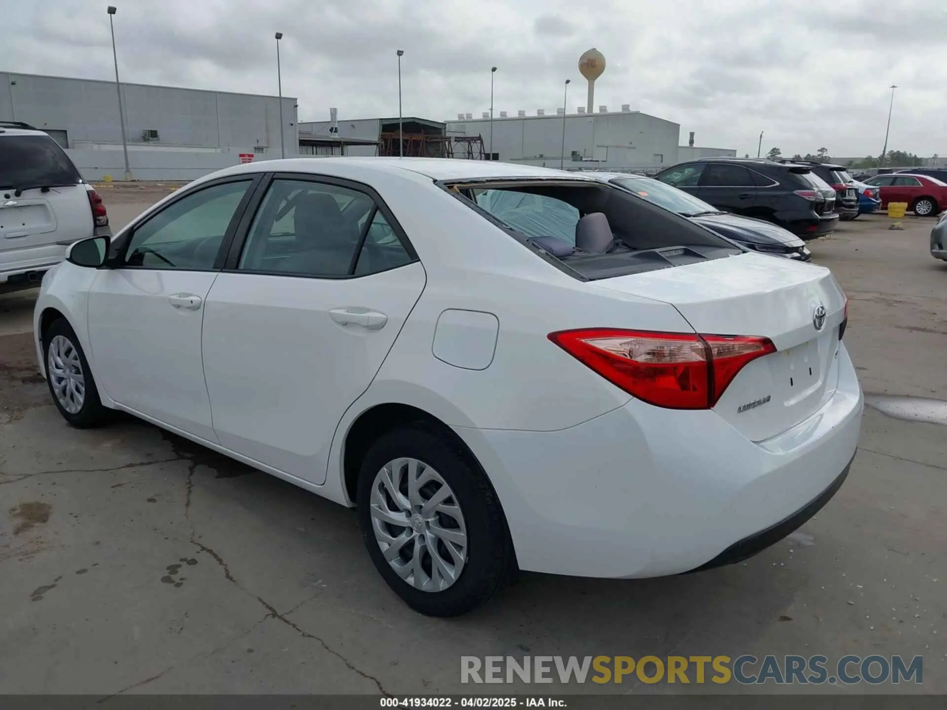 3 Photograph of a damaged car 5YFBURHE7KP908410 TOYOTA COROLLA 2019