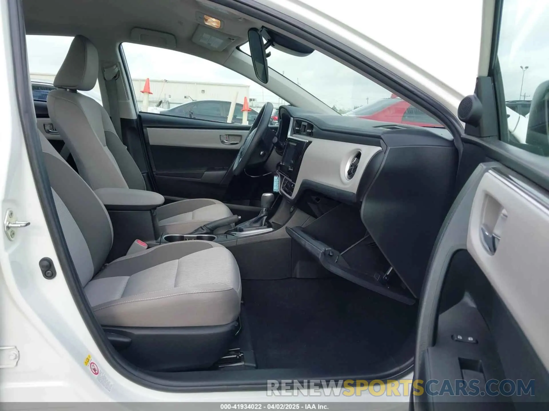5 Photograph of a damaged car 5YFBURHE7KP908410 TOYOTA COROLLA 2019