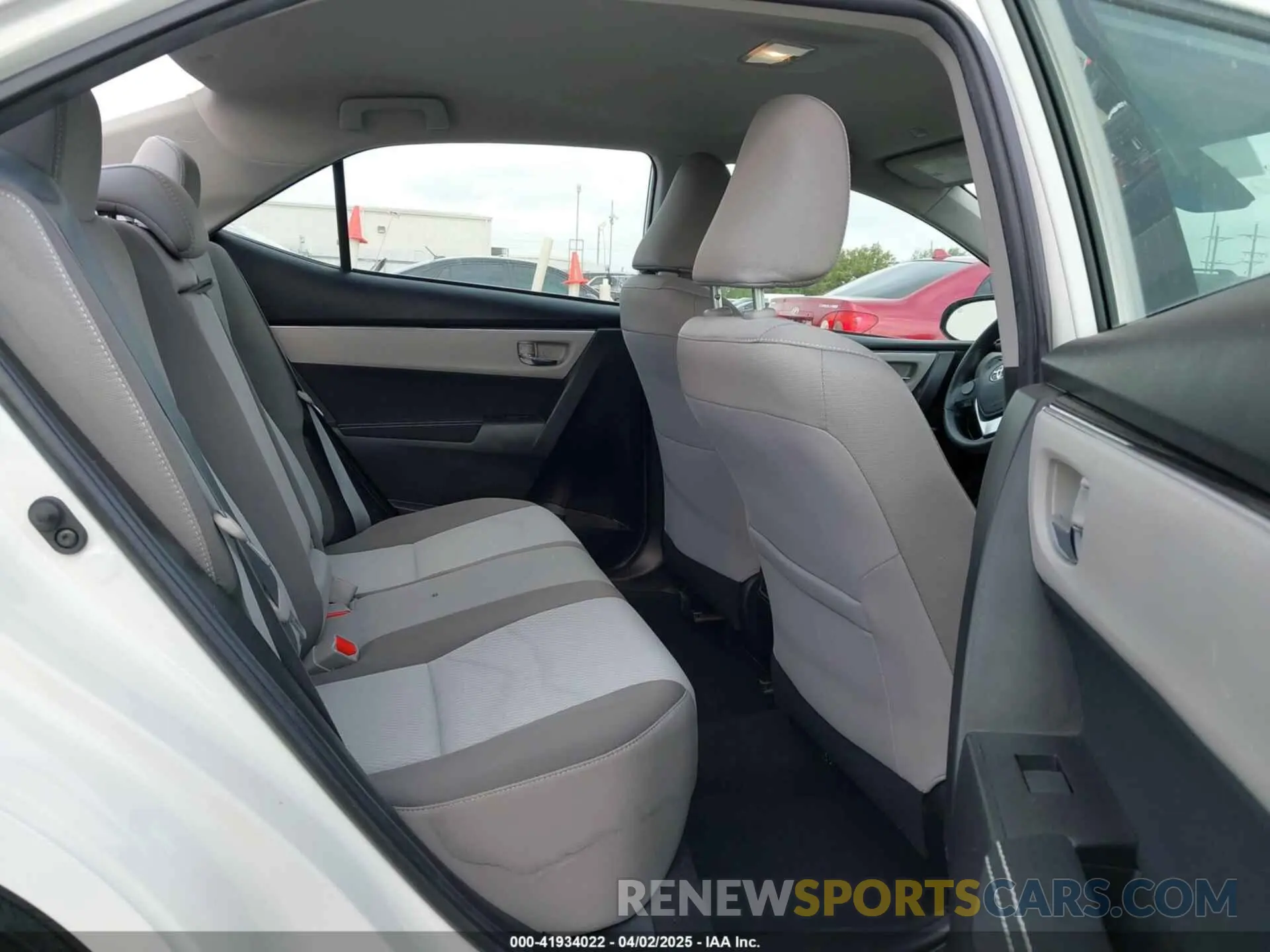 8 Photograph of a damaged car 5YFBURHE7KP908410 TOYOTA COROLLA 2019
