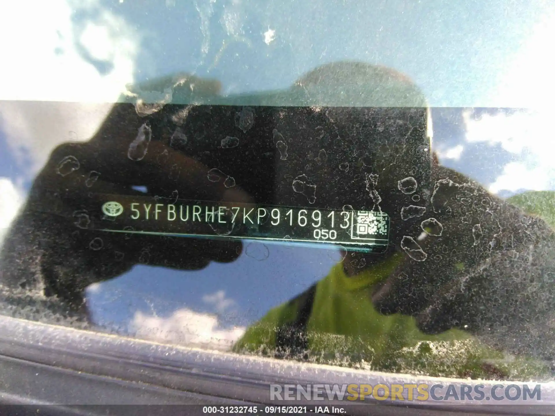 9 Photograph of a damaged car 5YFBURHE7KP916913 TOYOTA COROLLA 2019