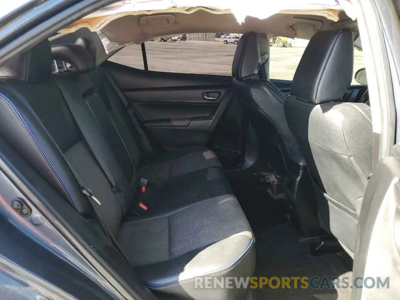 10 Photograph of a damaged car 5YFBURHE7KP919410 TOYOTA COROLLA 2019
