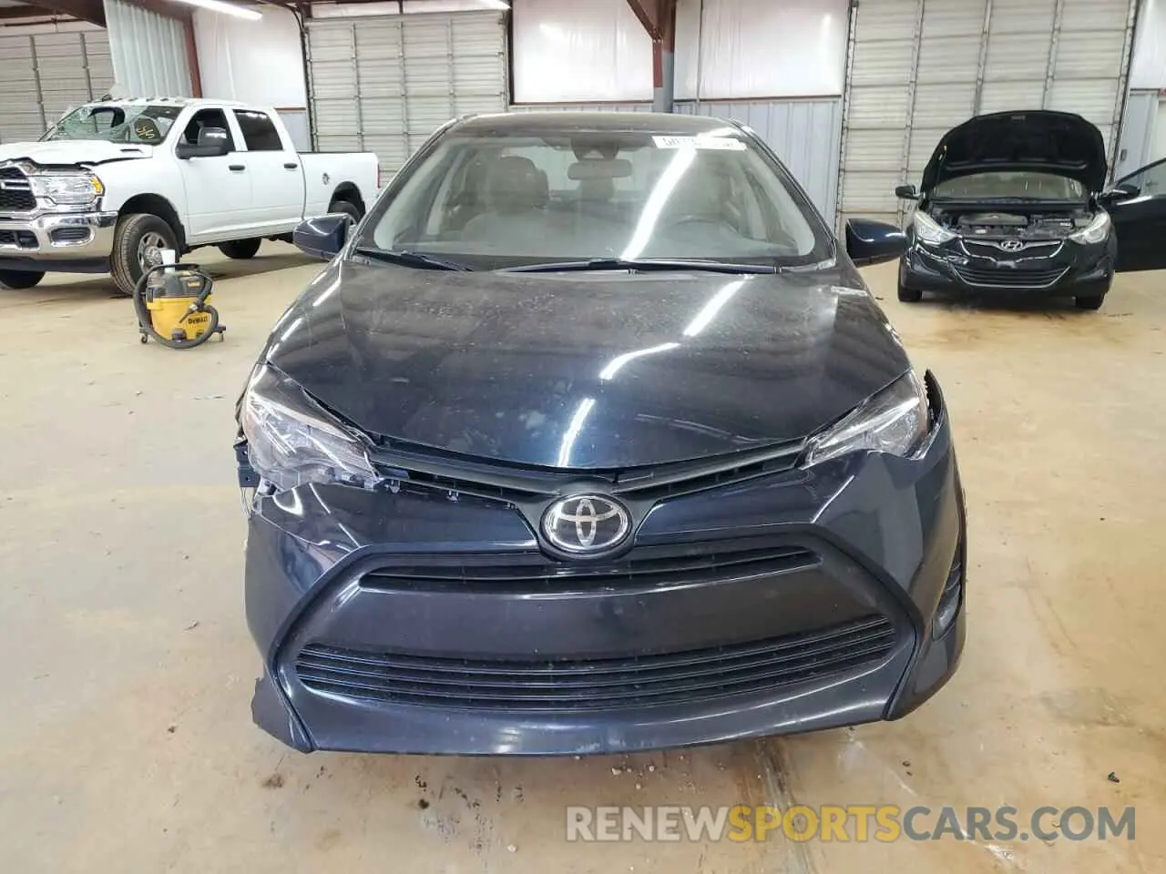 5 Photograph of a damaged car 5YFBURHE7KP939477 TOYOTA COROLLA 2019