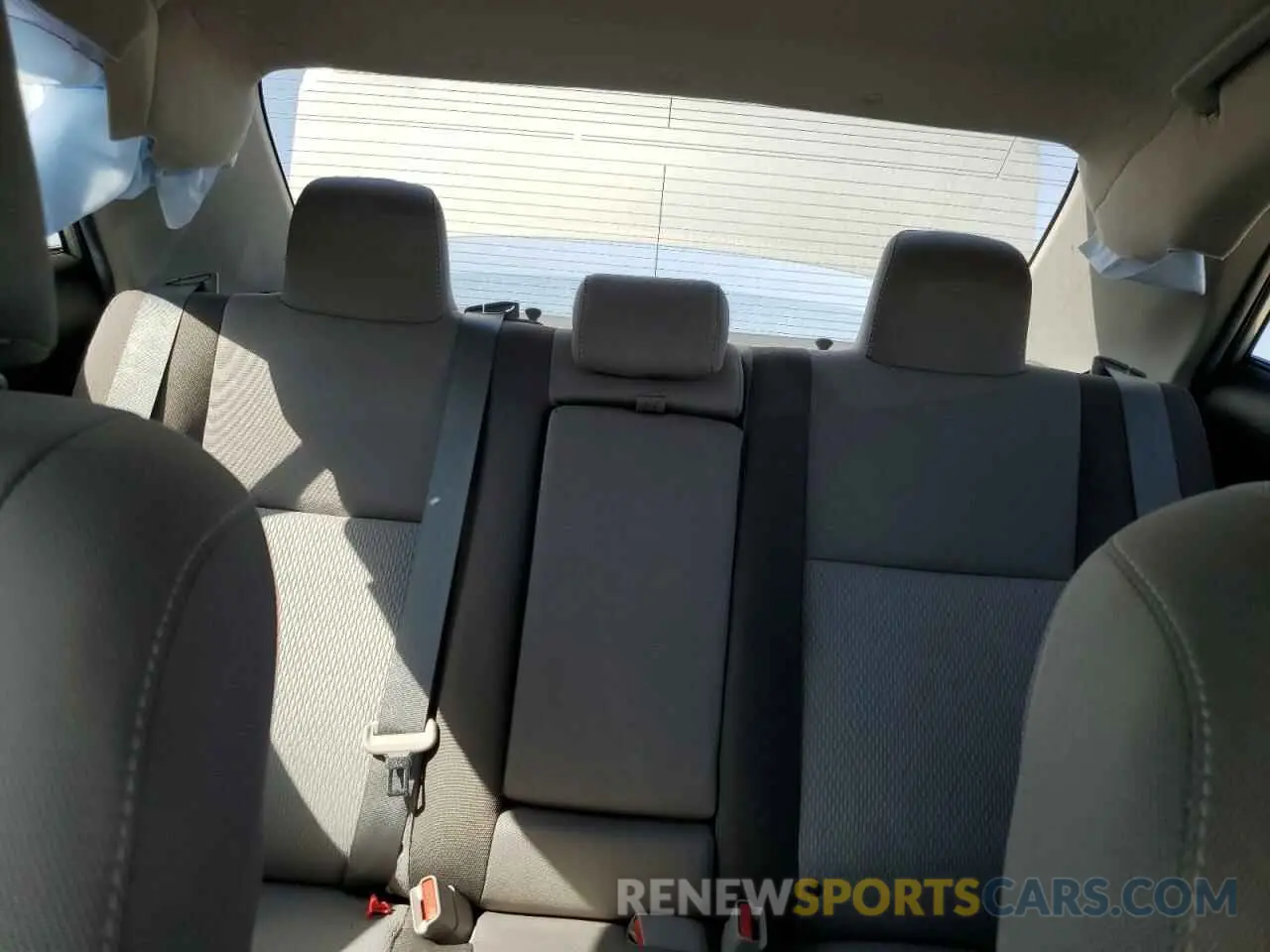 10 Photograph of a damaged car 5YFBURHE7KP940094 TOYOTA COROLLA 2019