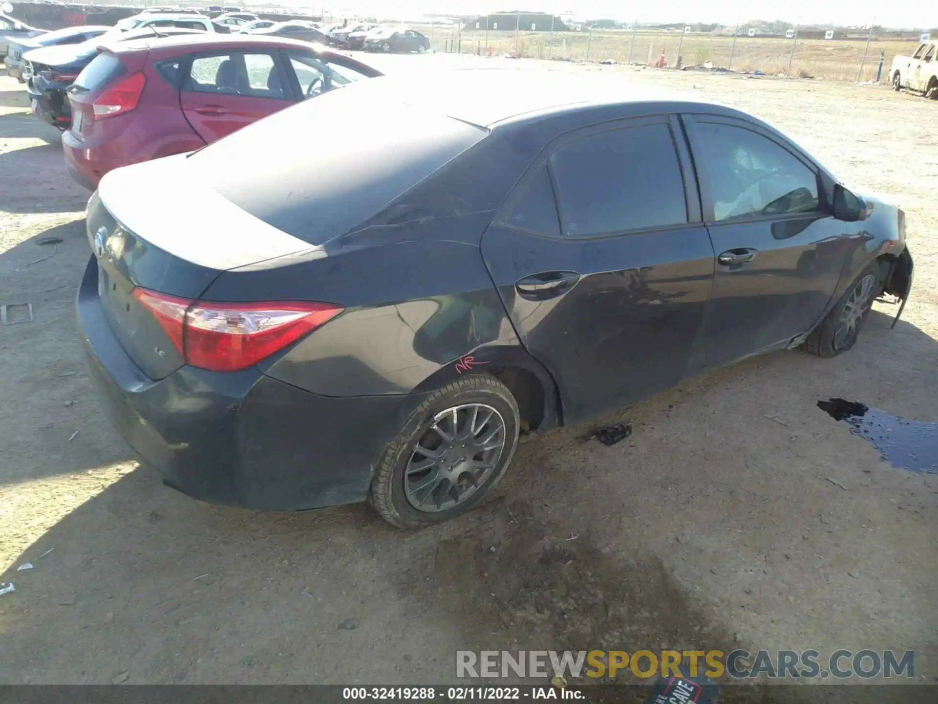 4 Photograph of a damaged car 5YFBURHE7KP945523 TOYOTA COROLLA 2019