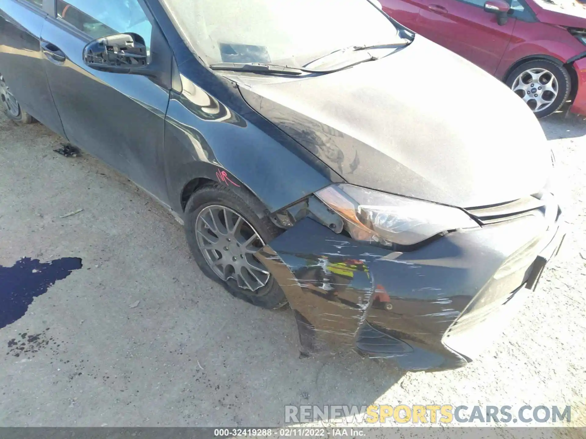 6 Photograph of a damaged car 5YFBURHE7KP945523 TOYOTA COROLLA 2019