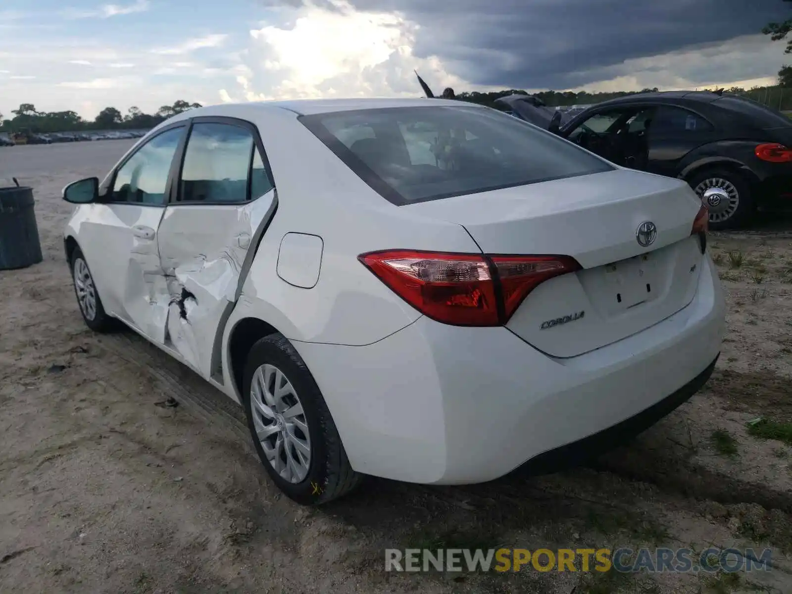 3 Photograph of a damaged car 5YFBURHE7KP947045 TOYOTA COROLLA 2019