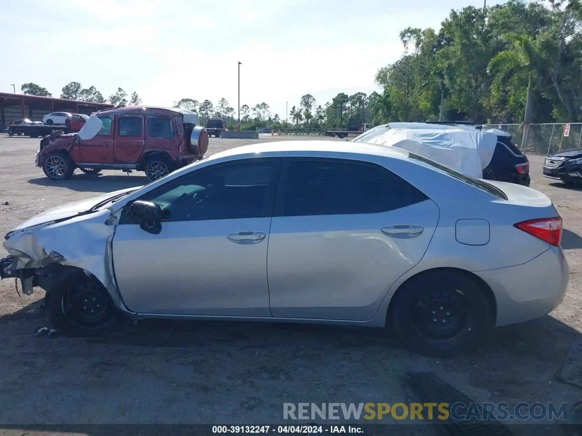 15 Photograph of a damaged car 5YFBURHE7KP948535 TOYOTA COROLLA 2019