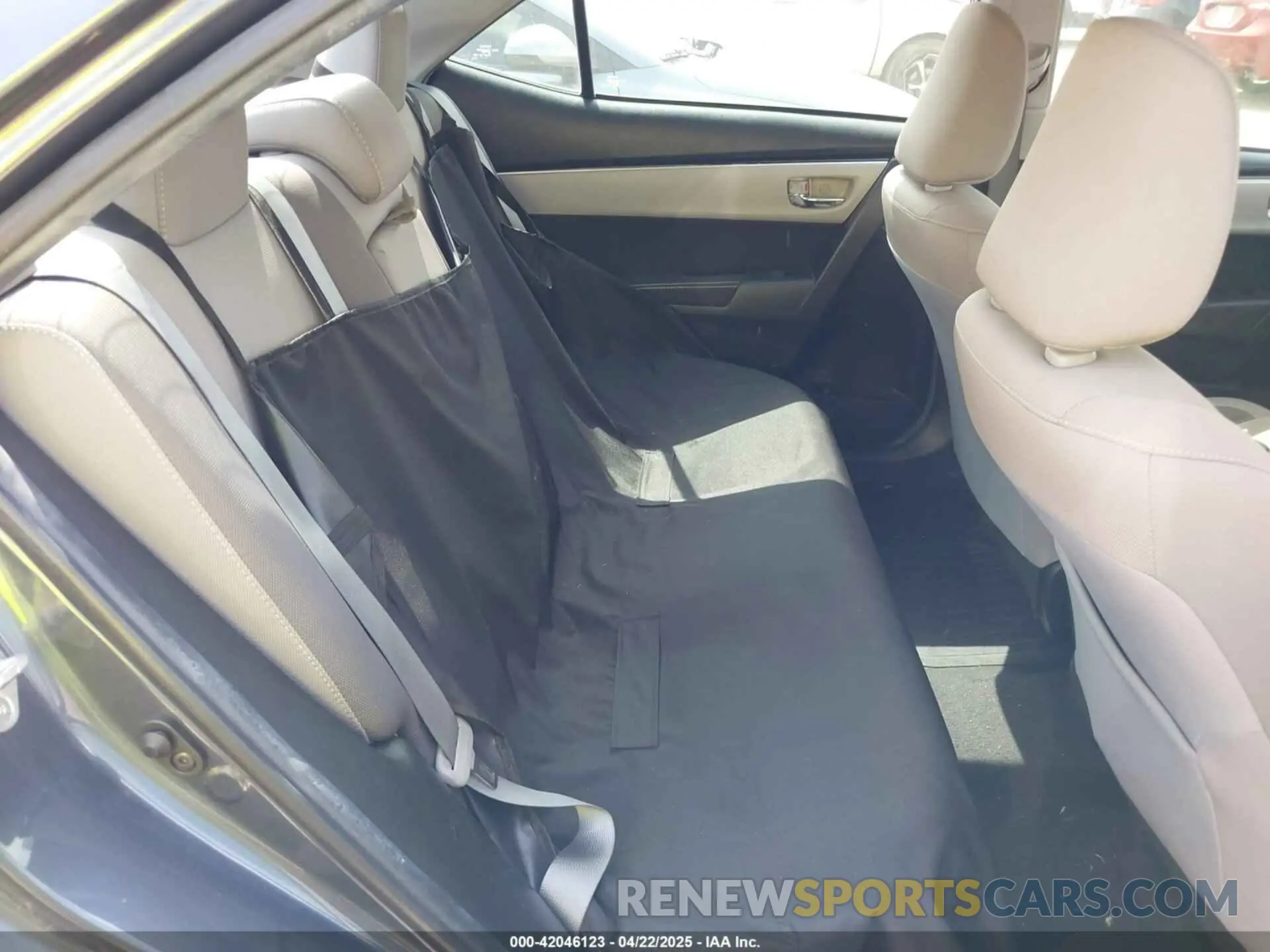 8 Photograph of a damaged car 5YFBURHE7KP948955 TOYOTA COROLLA 2019