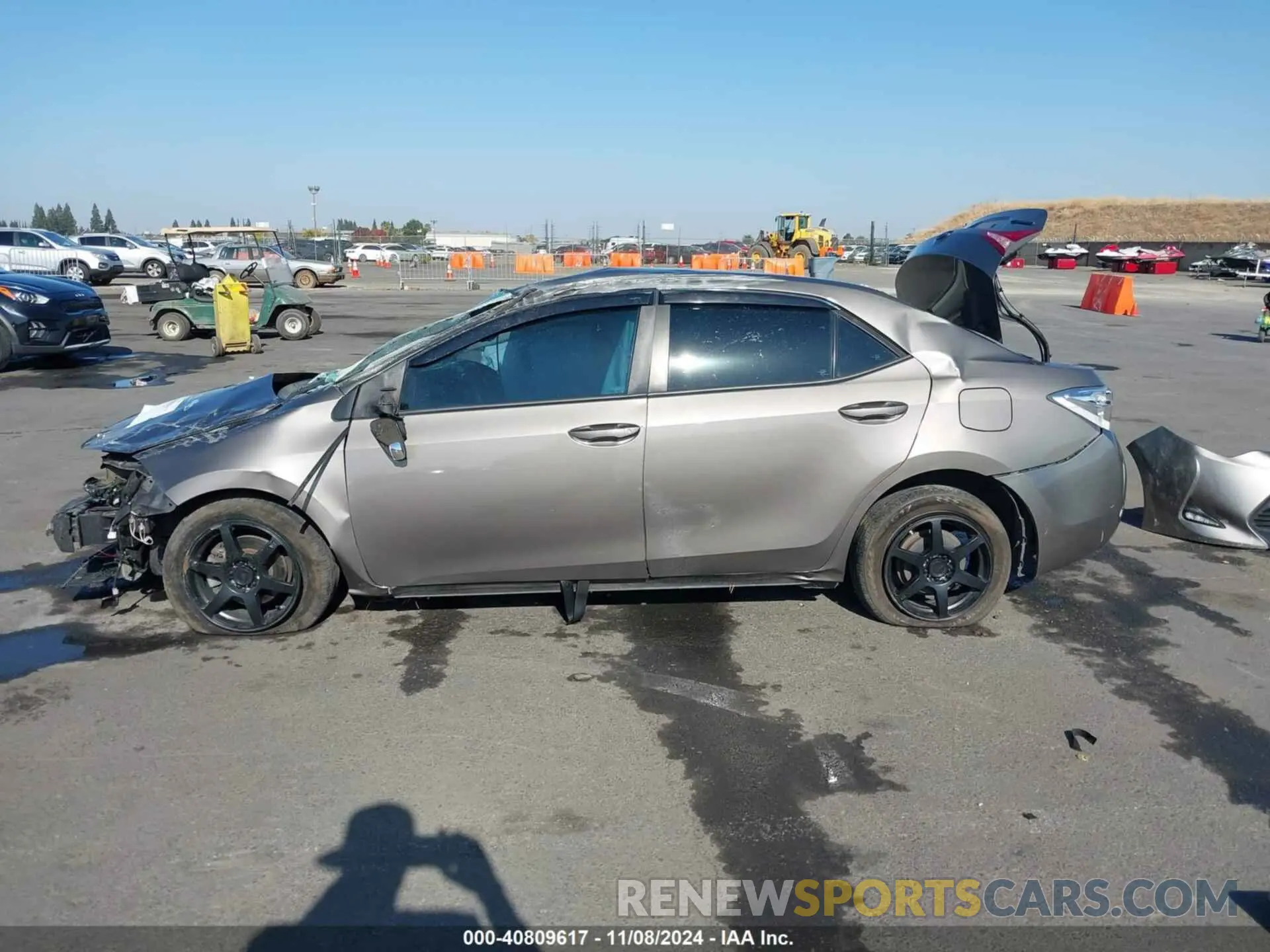 15 Photograph of a damaged car 5YFBURHE7KP949524 TOYOTA COROLLA 2019