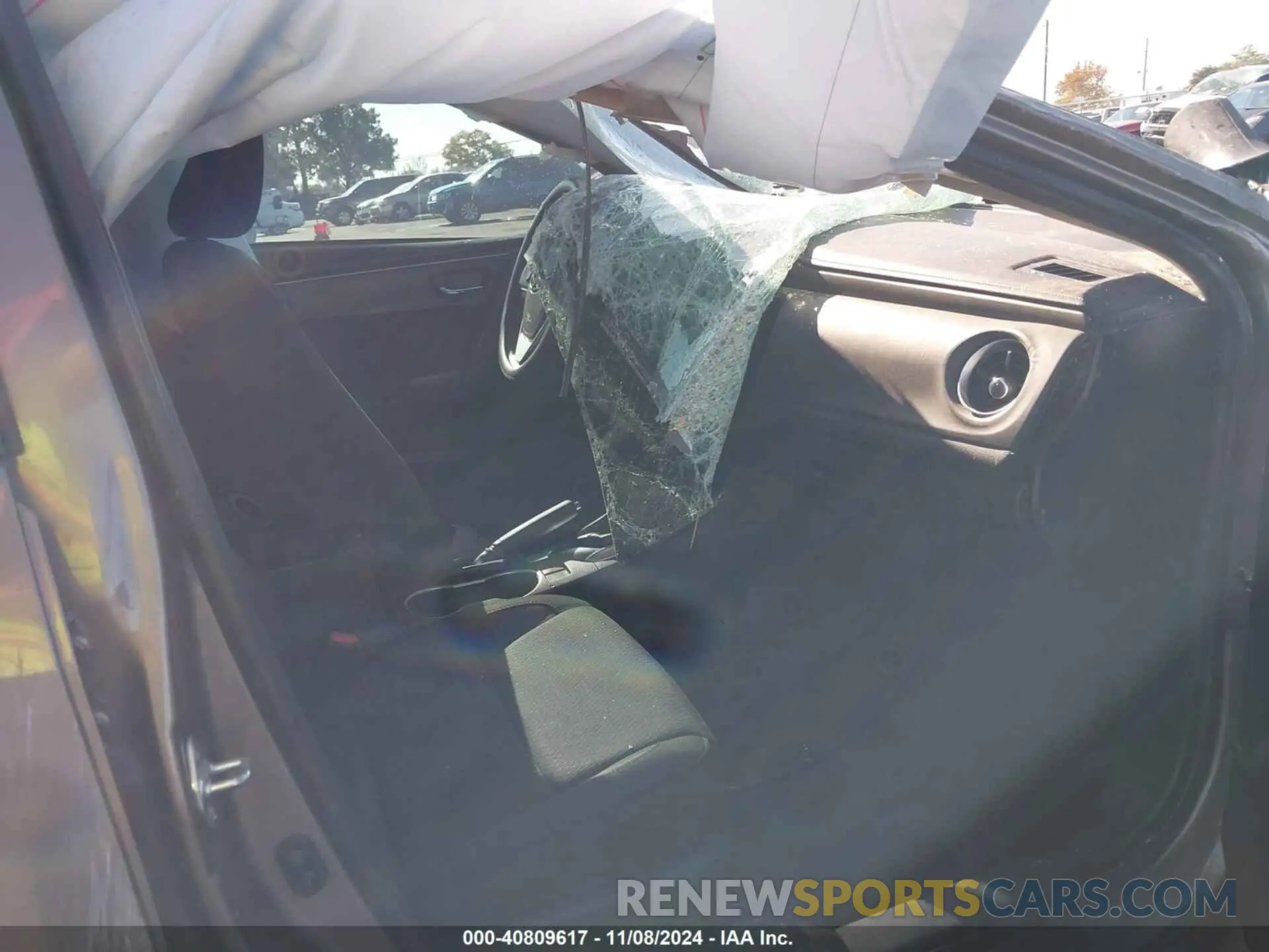 5 Photograph of a damaged car 5YFBURHE7KP949524 TOYOTA COROLLA 2019