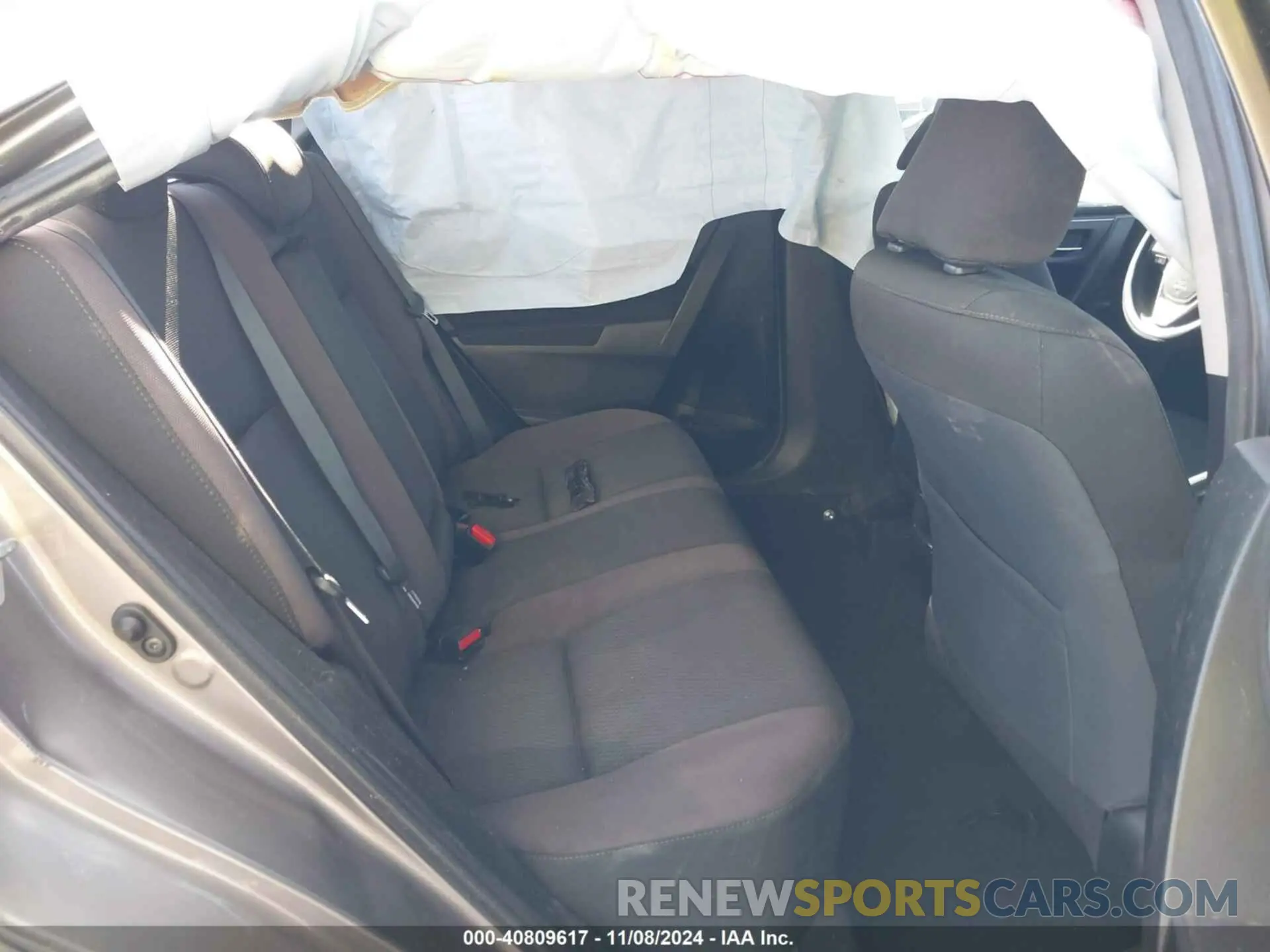 8 Photograph of a damaged car 5YFBURHE7KP949524 TOYOTA COROLLA 2019