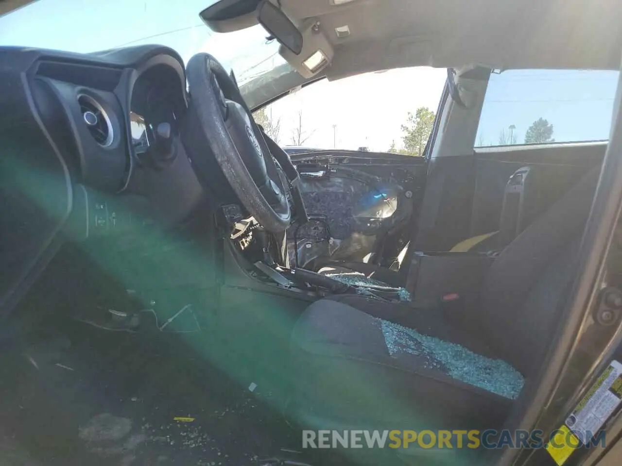 7 Photograph of a damaged car 5YFBURHE8KP863154 TOYOTA COROLLA 2019